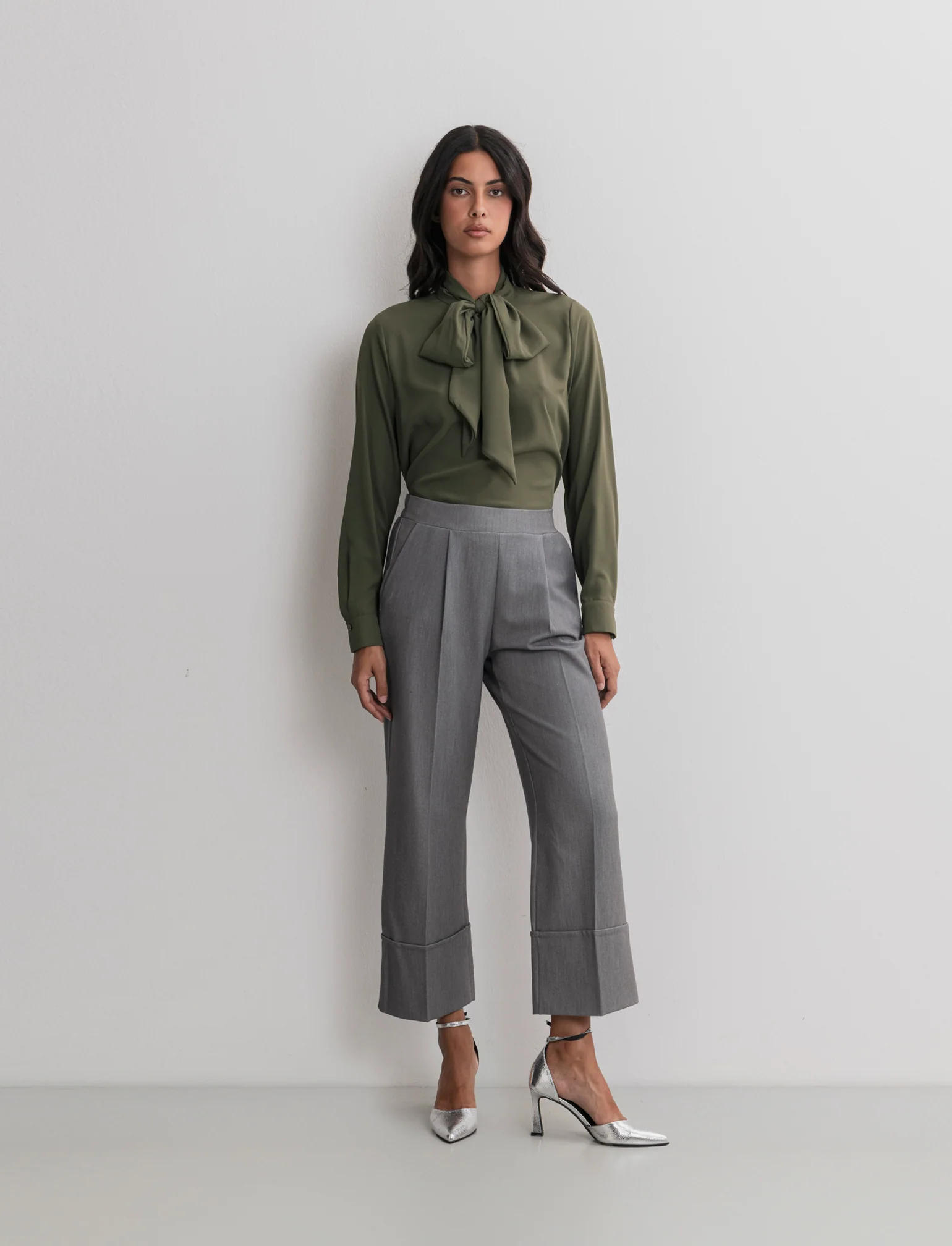 PANTALONE CROP CON RISVOLTO - Grigio mel.