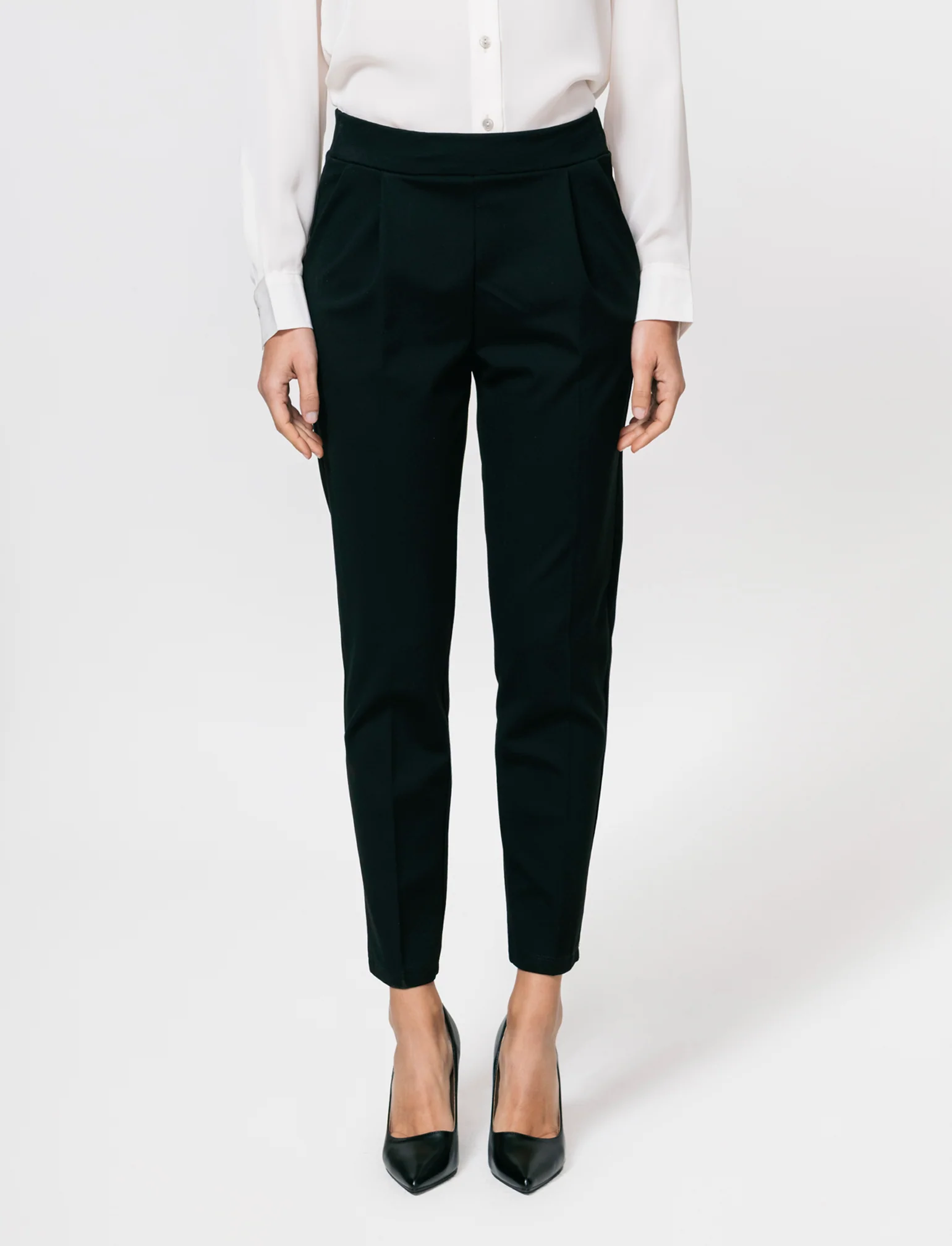 Pantalone elegante con taglio dritto, pieghe frontali e cintura rivestita - Nero - Image 3