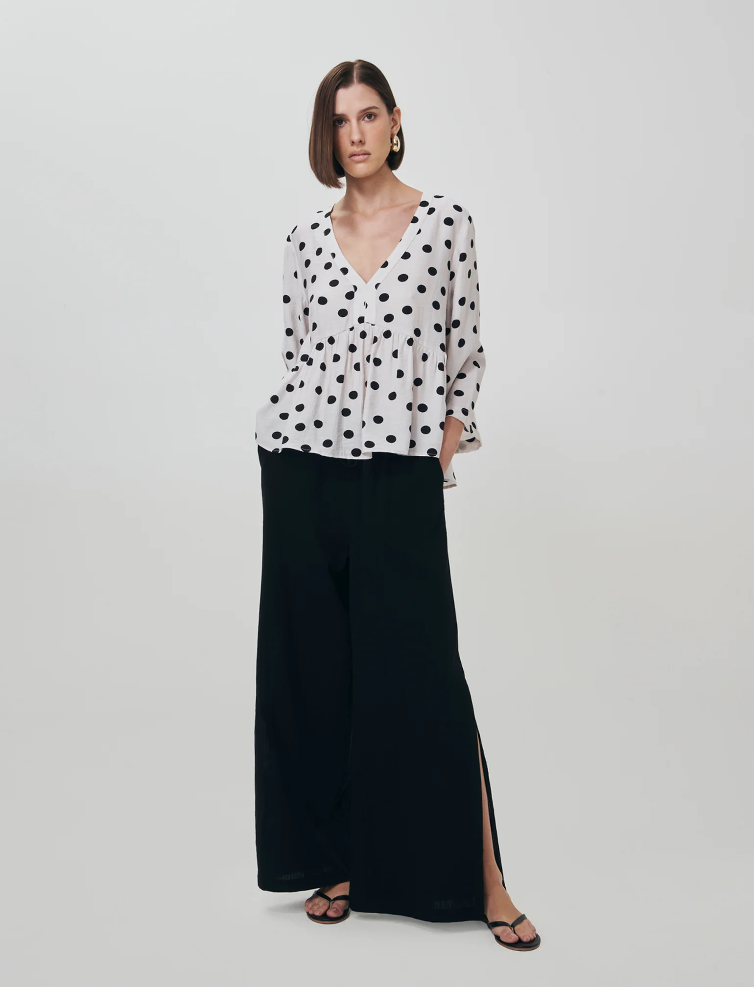 Pantalone Gamba Larga con Spacchi Laterali - Nero - Image 3
