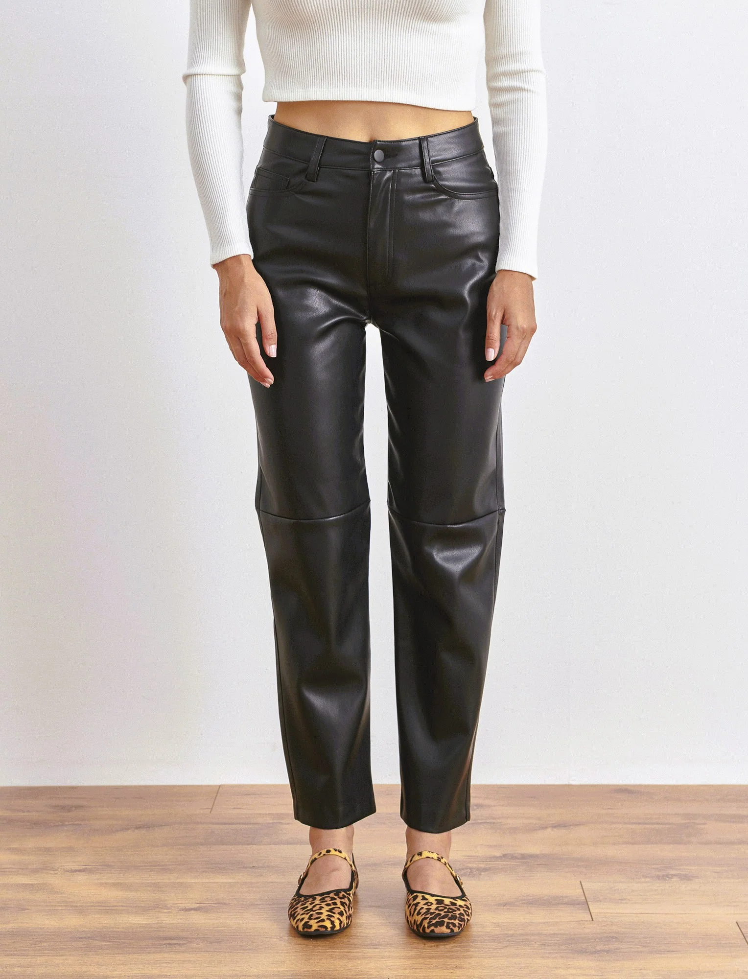 PANTALONE IN TESSUTO EFFETTO PELLE - Nero - Image 4