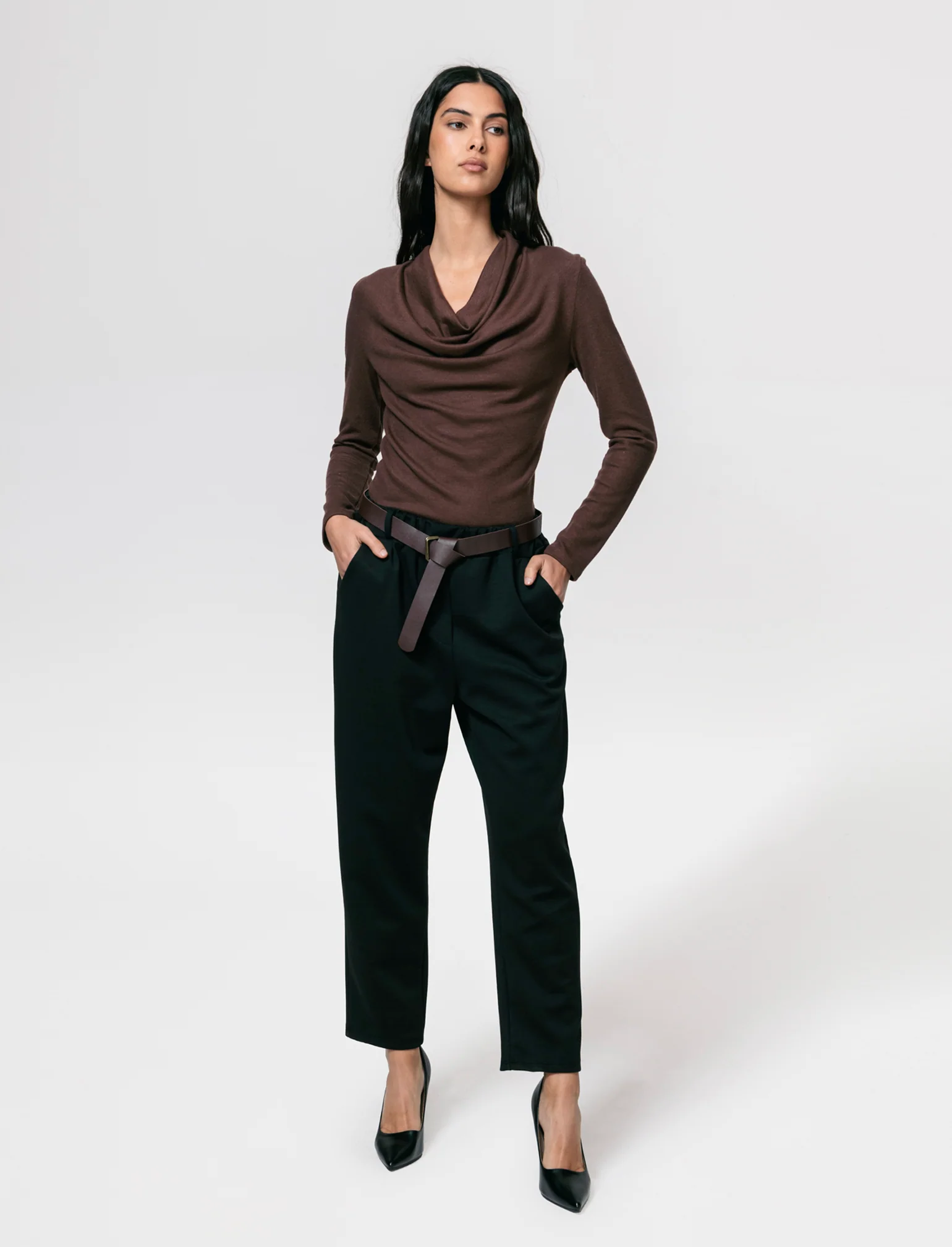 Pantalone in tessuto morbido con cintura - Nero - Image 3