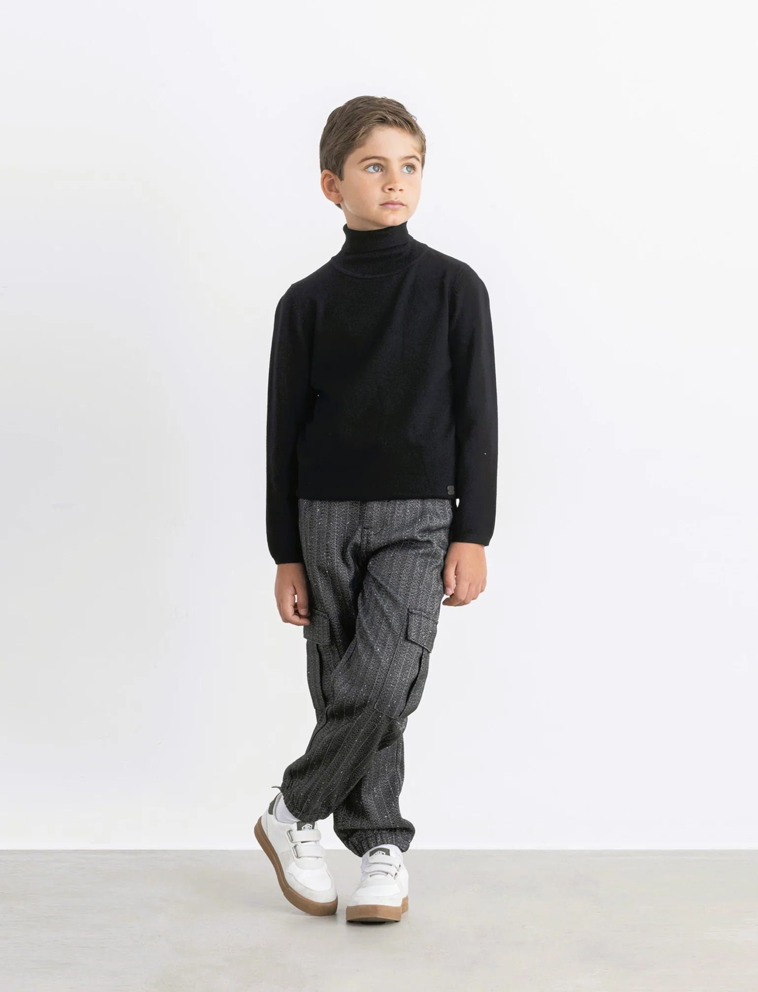 Pantalone in tessuto spigato. - Grigio - Image 3