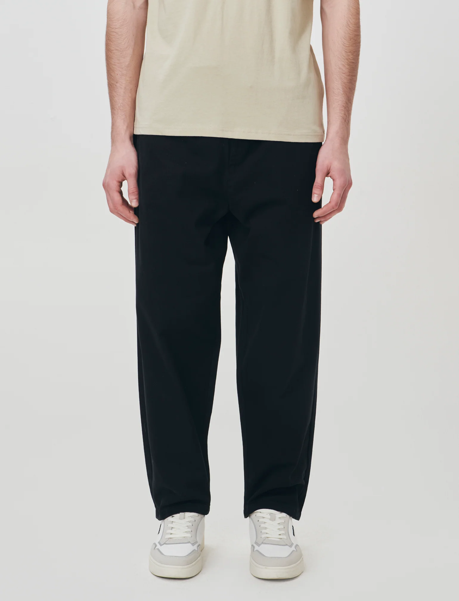 Pantalone Jogger Carrot Fit Con Tasche - Nero - Image 3