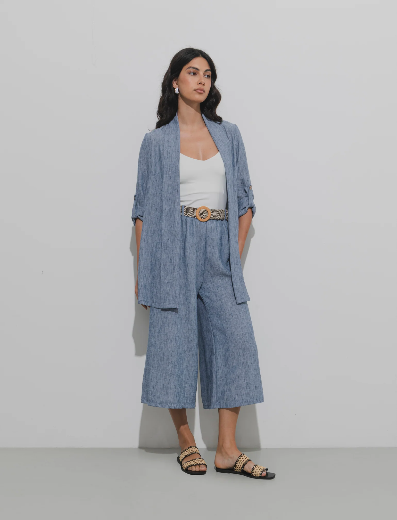 Pantalone largo con cintura - Denim - Image 2