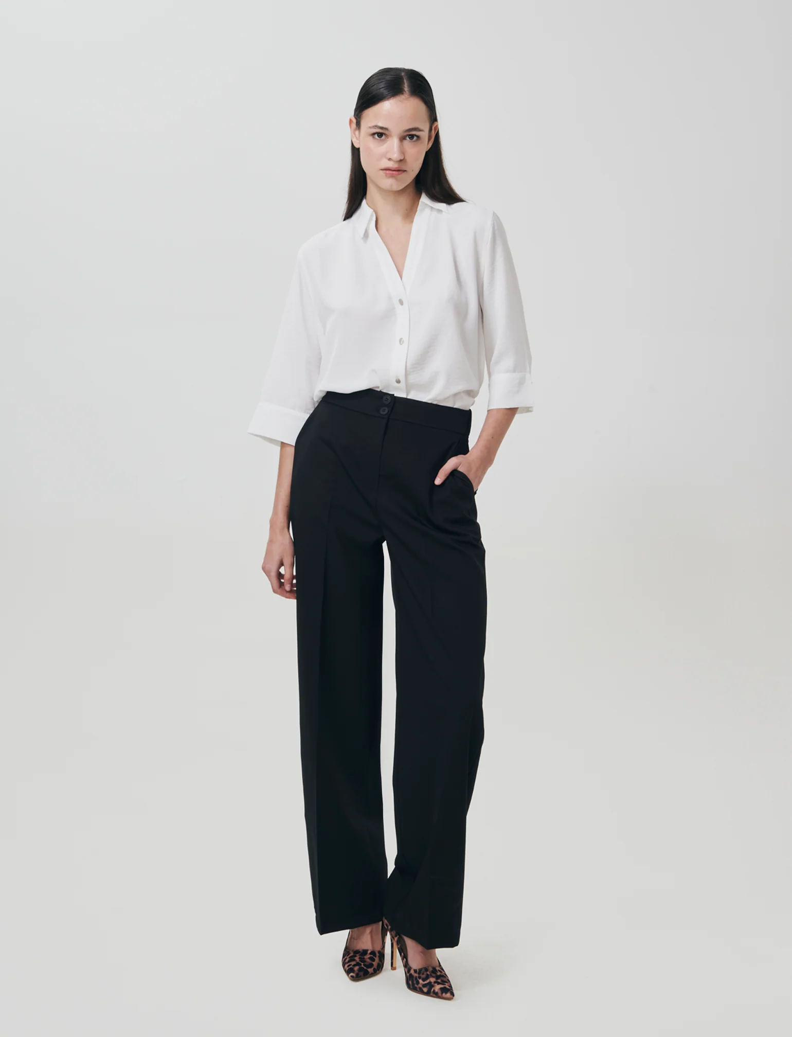 Pantalone Palazzo con Chiusura Doppio Bottone - Nero - Image 3