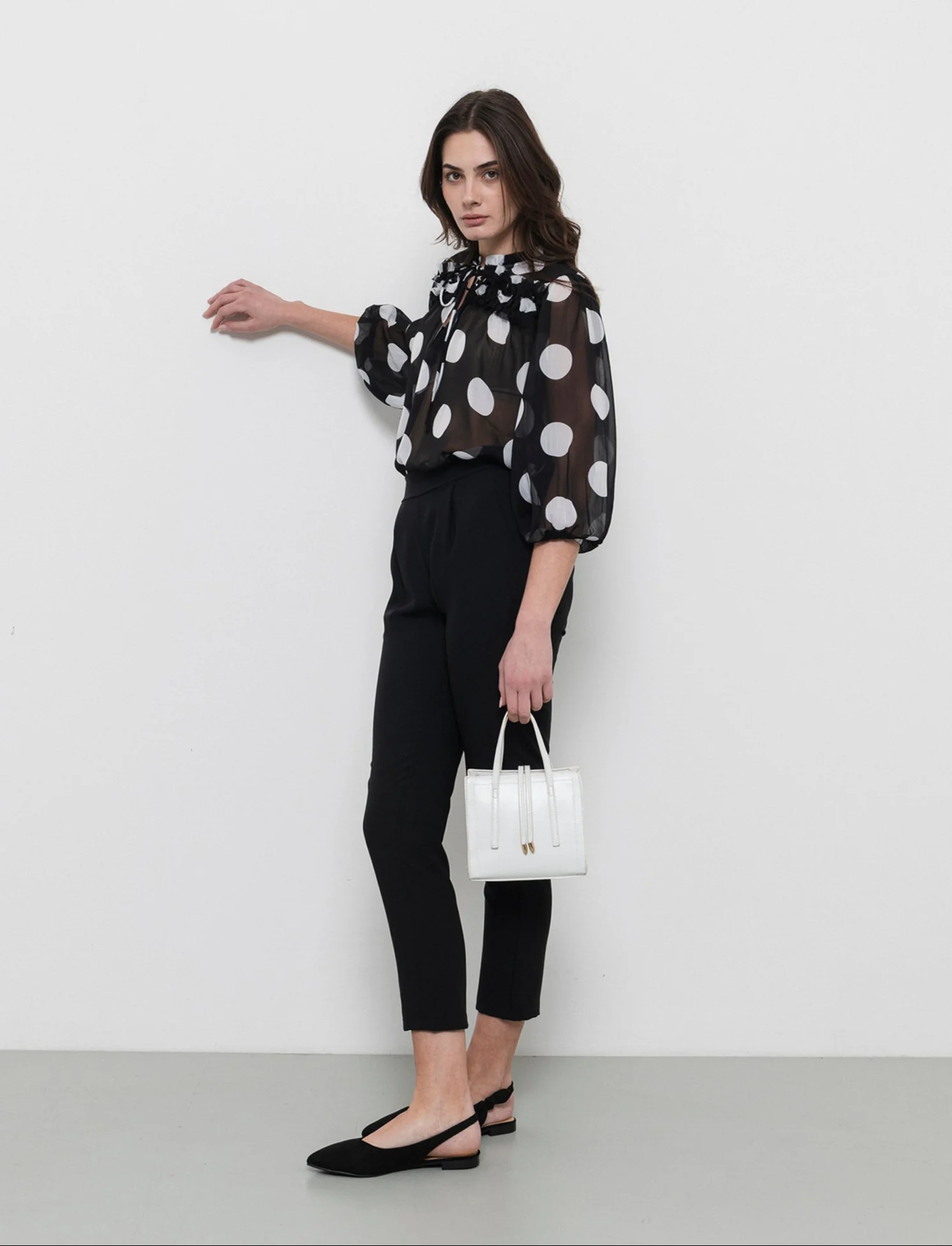 Pantalone regular fit da donna - Nero - Image 3