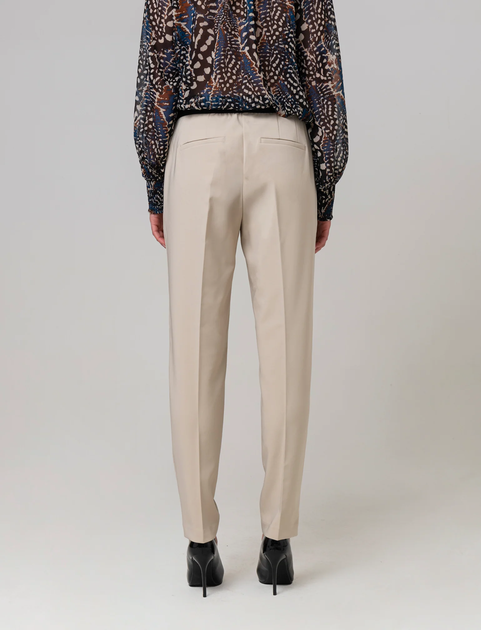 Pantalone skinny con elastico in vita da donna - Beige - Image 2