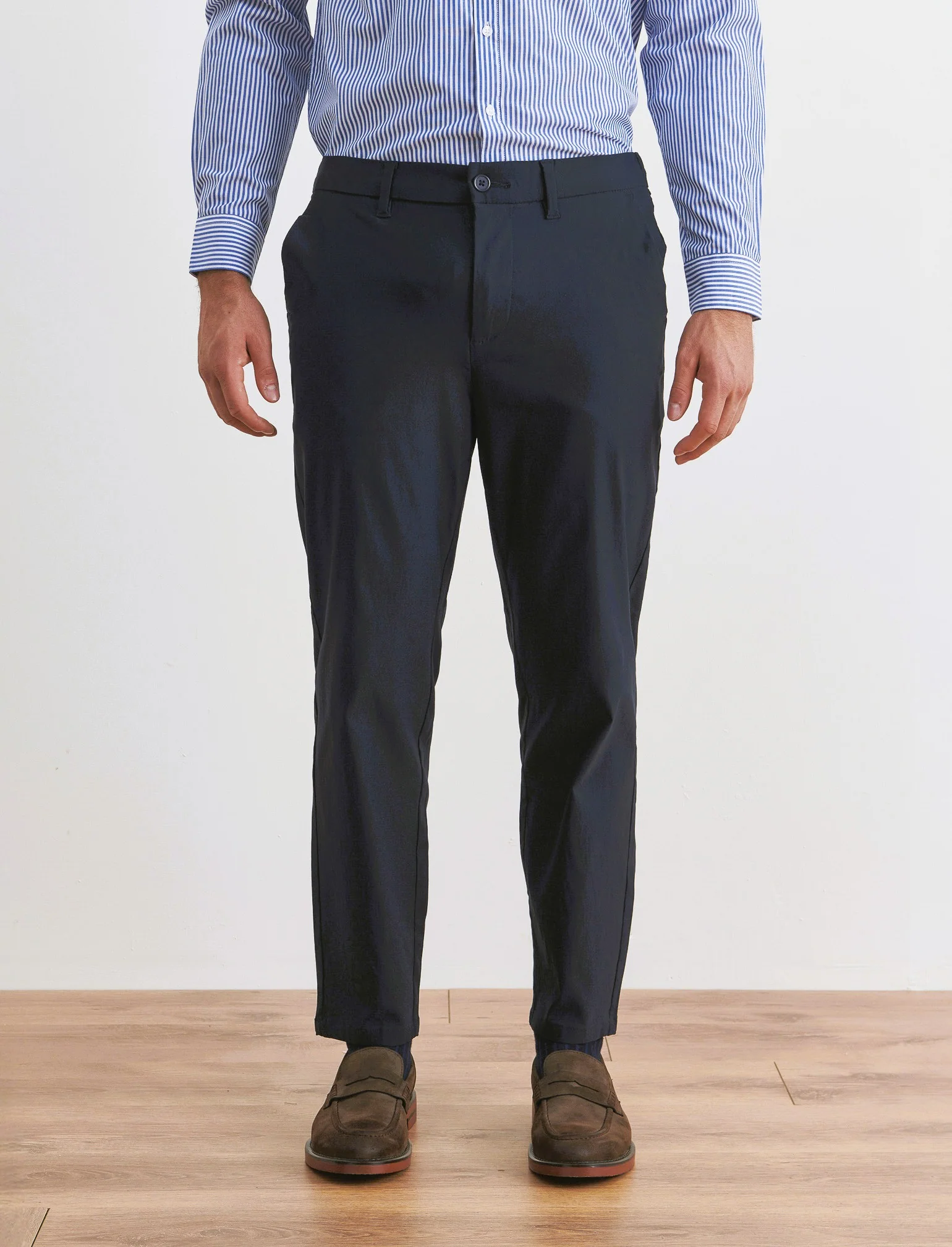 PANTALONI CHINO JOGGER IN TESSUTO TECNICO STRETCH - Blu - Image 4