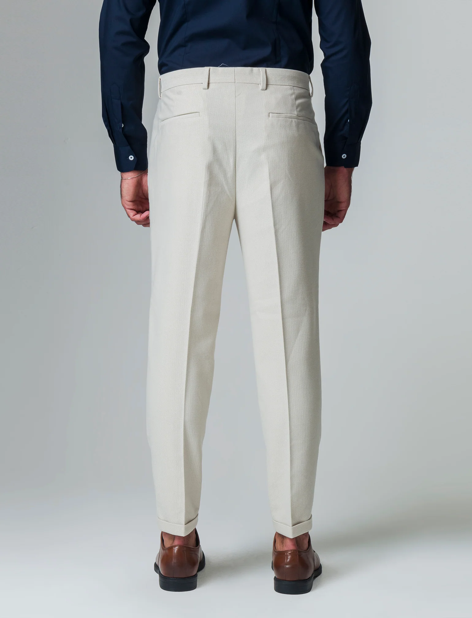 Pantaloni da completo tessuto strutturato da uomo - Beige - Image 2