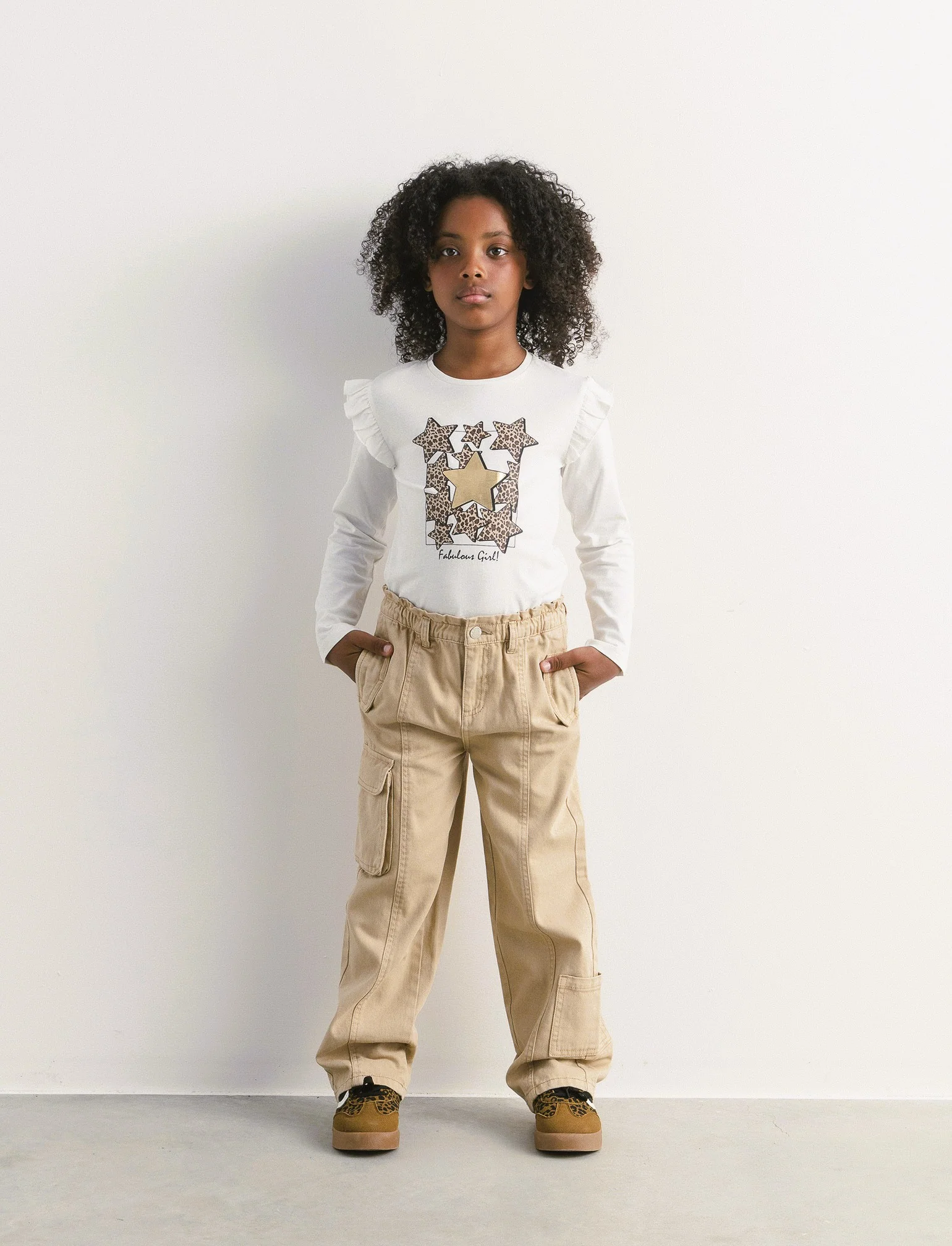 Pantaloni gamba ampia con tasche. - Beige