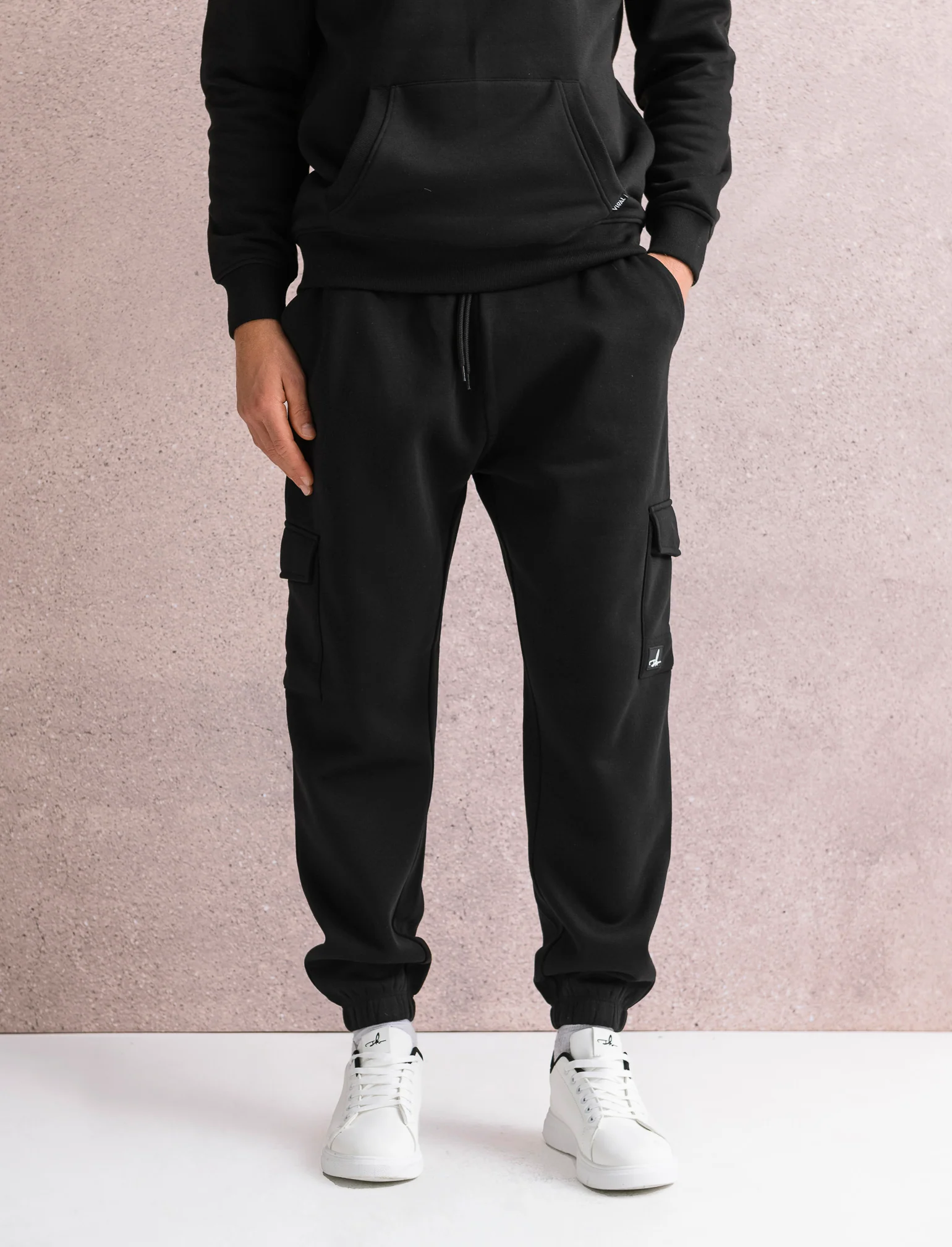 PANTALONI IN FELPA CON TASCONI - Nero - Image 3
