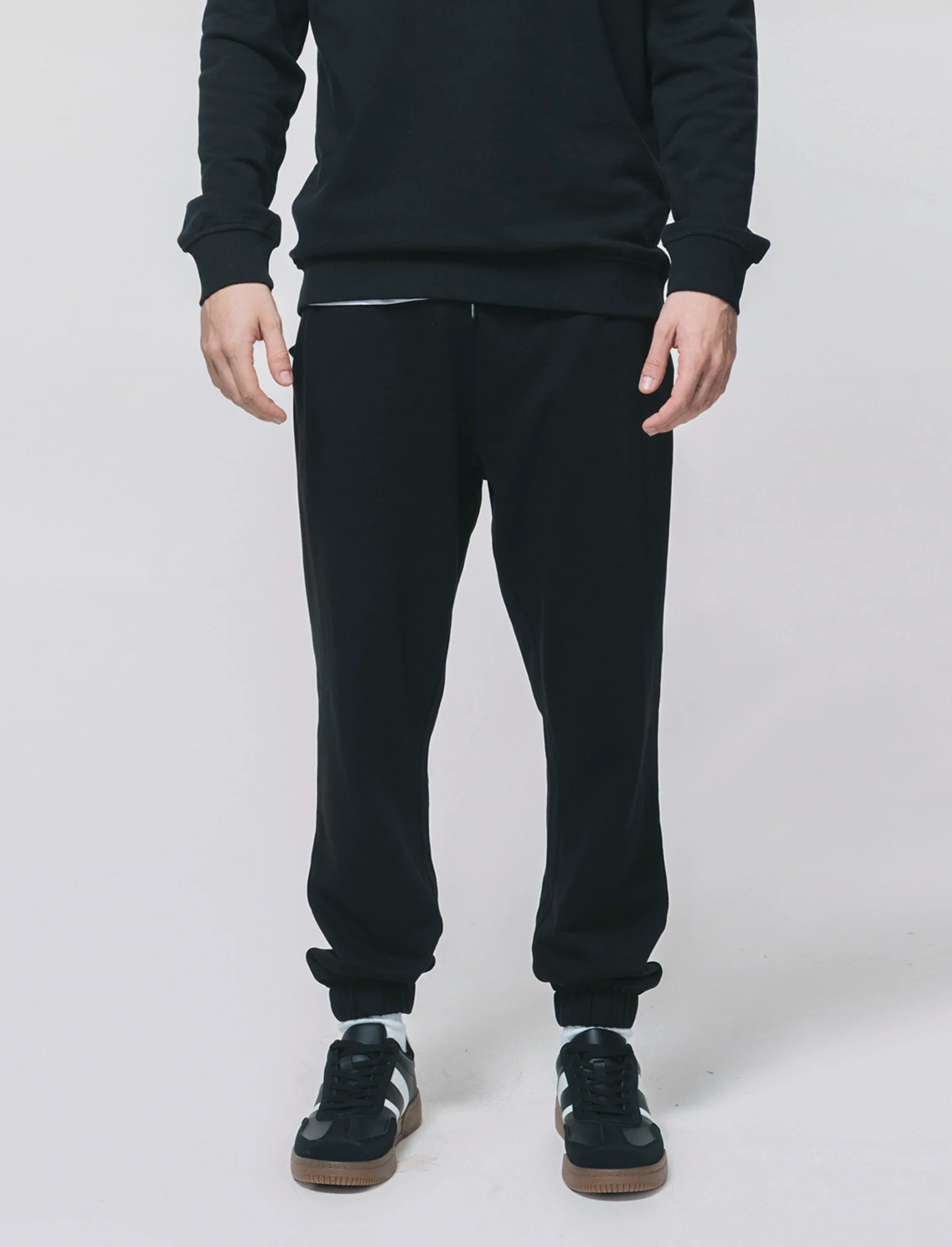 Pantaloni Jogger Basic in Felpa con Tasche - Nero - Image 4
