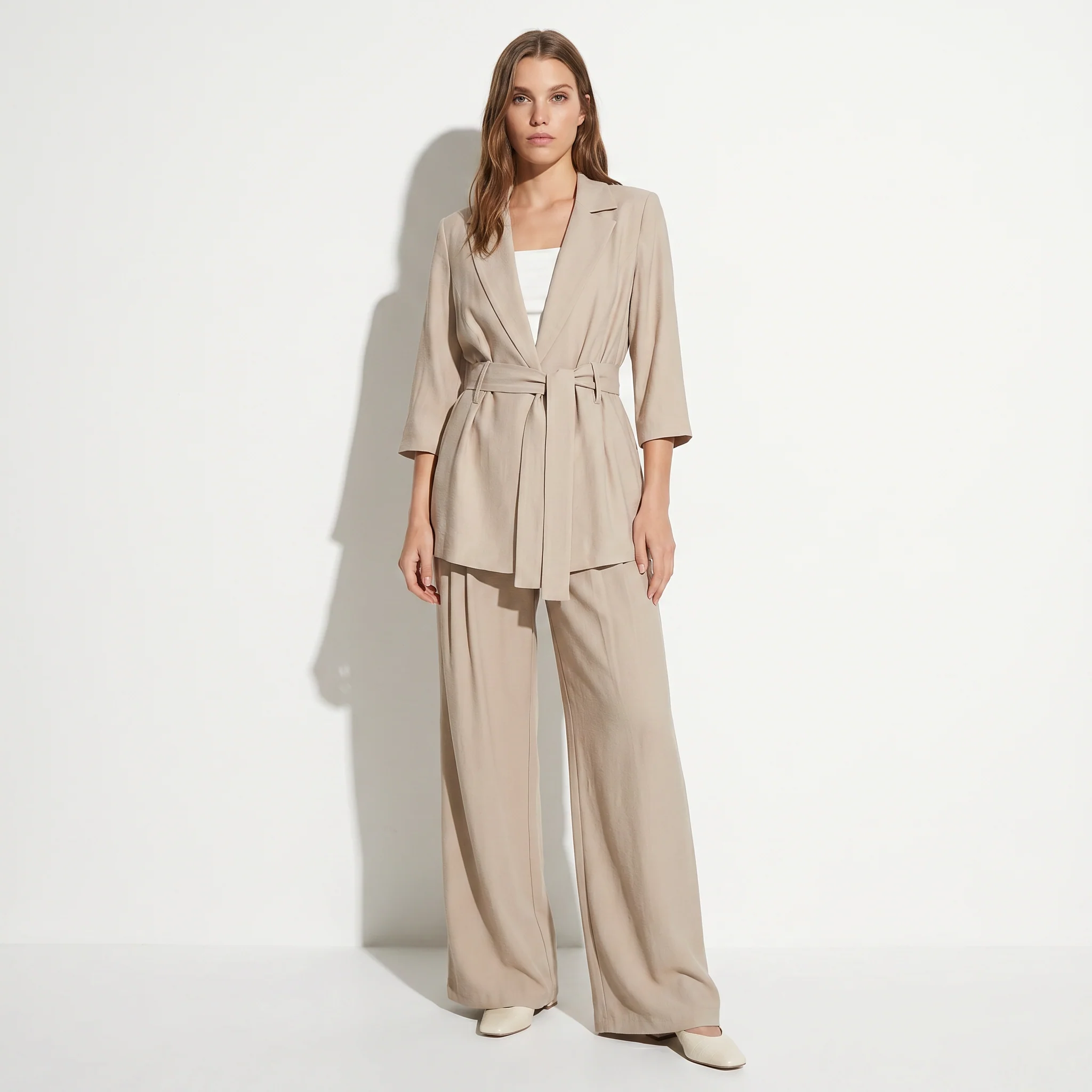 Pantaloni palazzo con pinches e tasche - Beige - Image 3