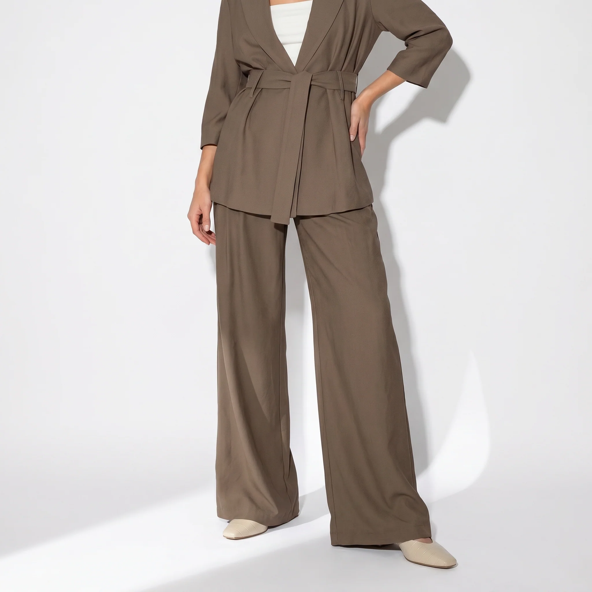Pantaloni palazzo con pinches e tasche - Grigio fango - Image 3
