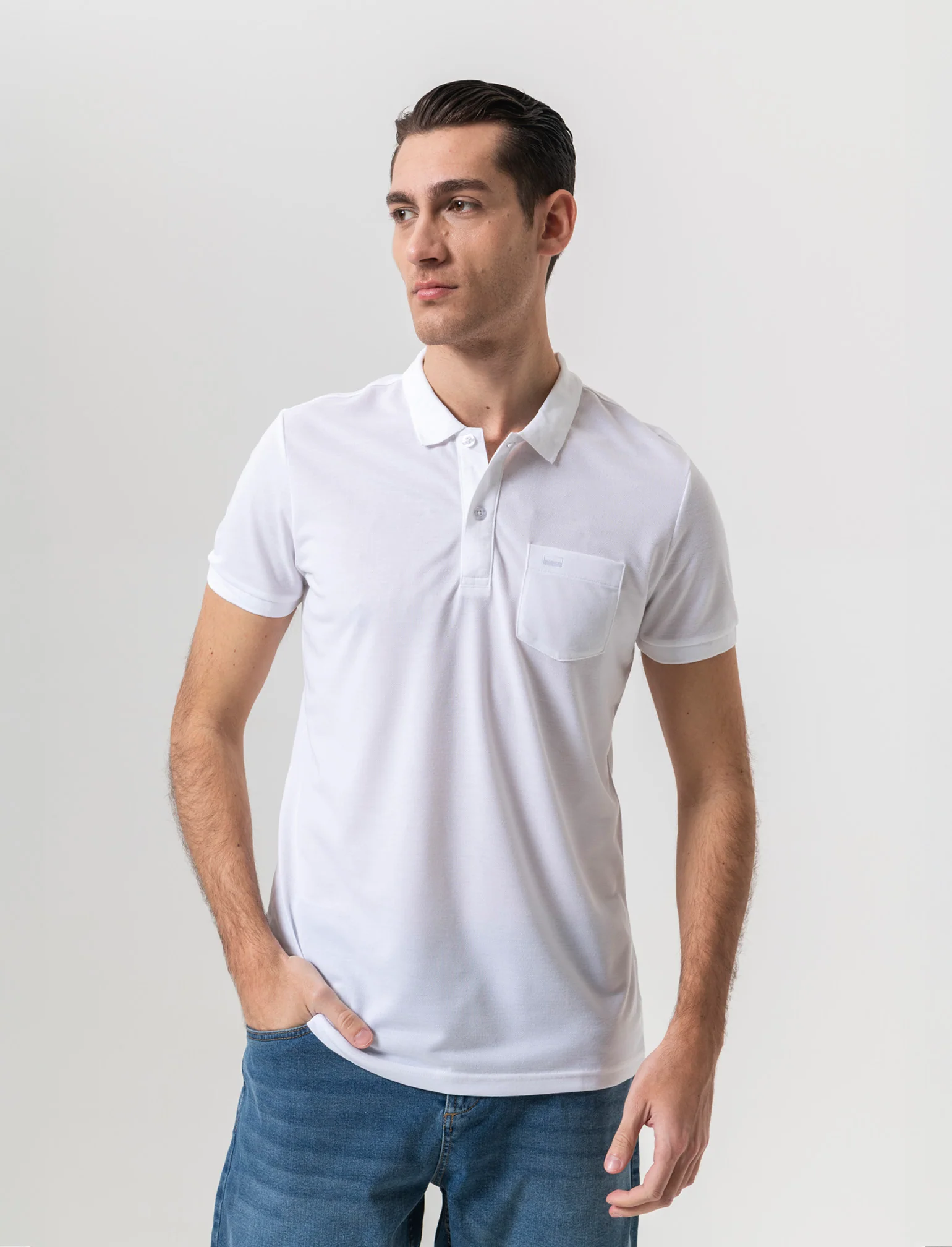 Polo basica con taschino da uomo - Bianco - Image 3