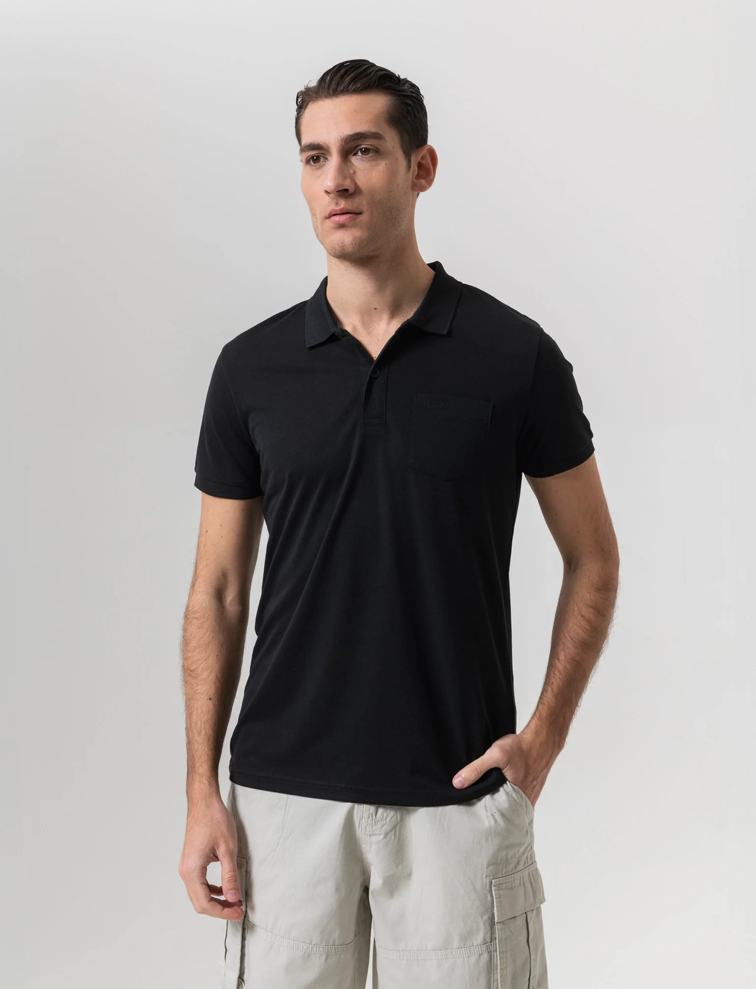 Polo basica con taschino da uomo - Nero - Image 3