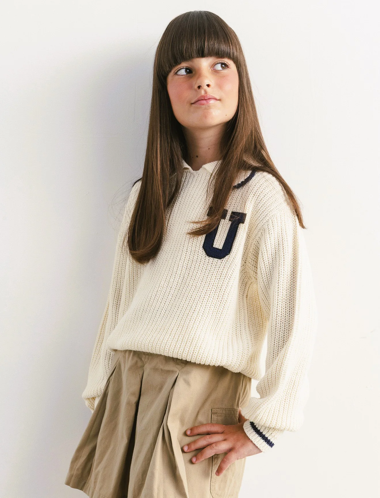 Pullover da bambina stile college. - Beige - Image 2