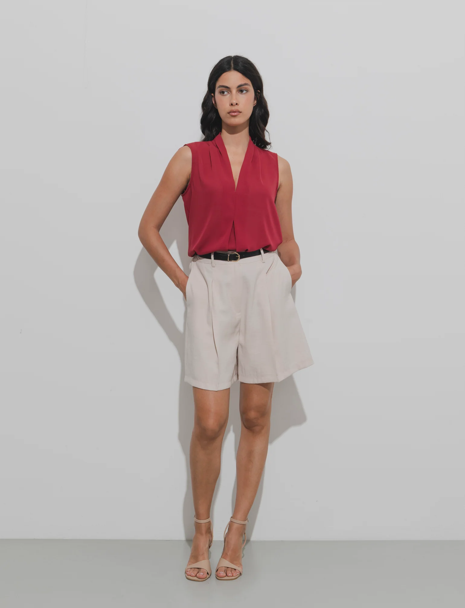 Short con cintura - Beige - Image 3