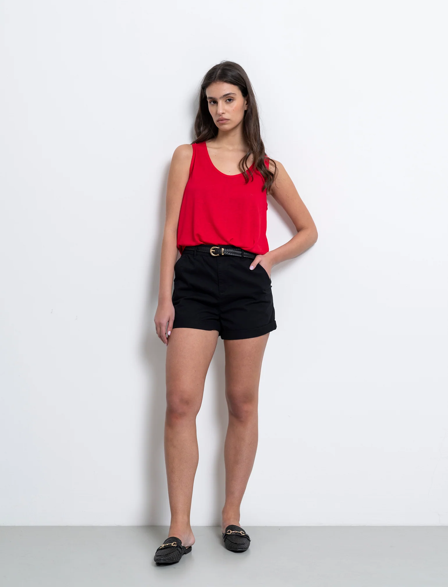 Short con cintura da donna - Nero - Image 3