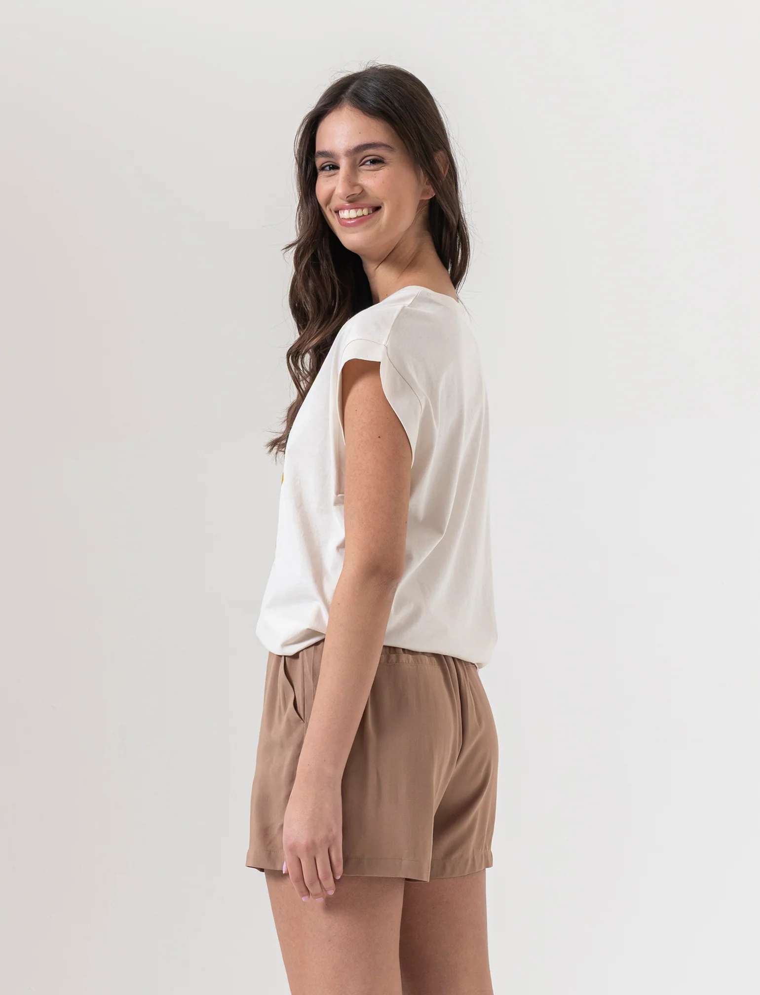 Short con elastico in vita da donna - Caramello - Image 2