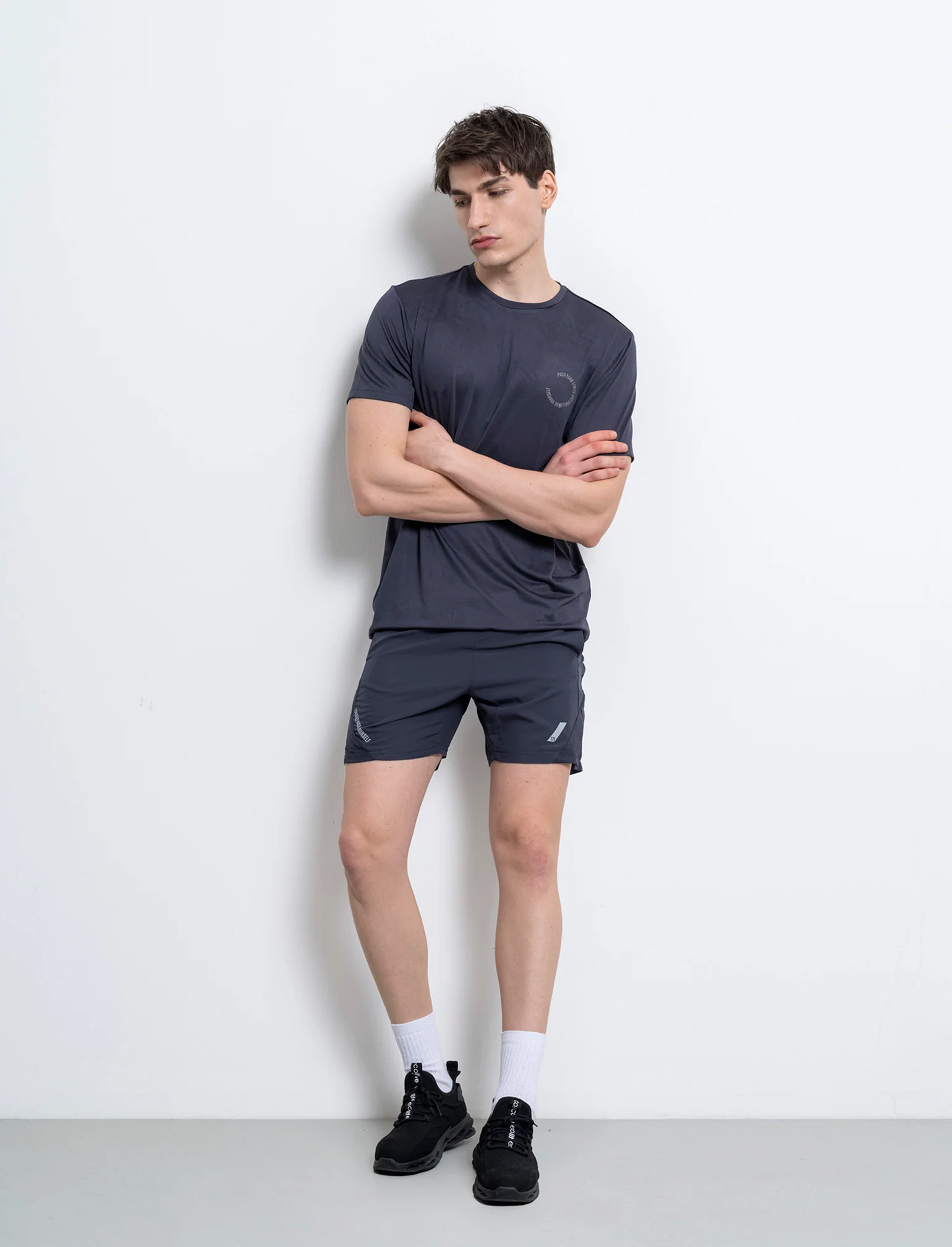 Shorts da allenamento in tessuto tecnico leggero da uomo - Avion - Image 4