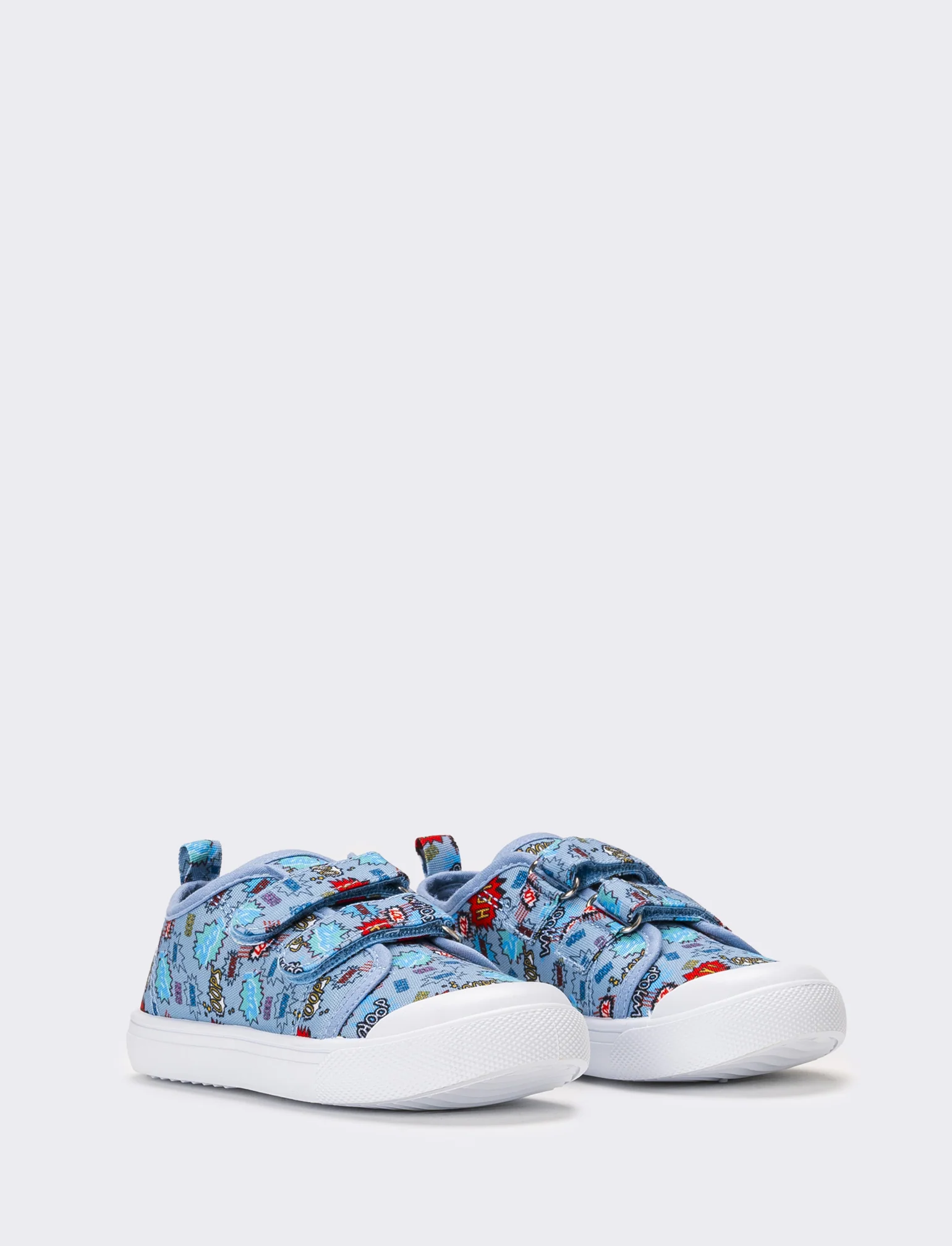 Sneakers con fantasia da bambino - Celeste