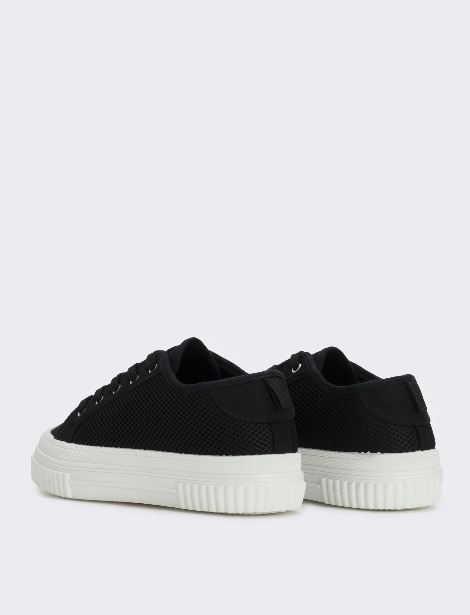 Sneakers da effetto rete in due colori - Nero - Image 2