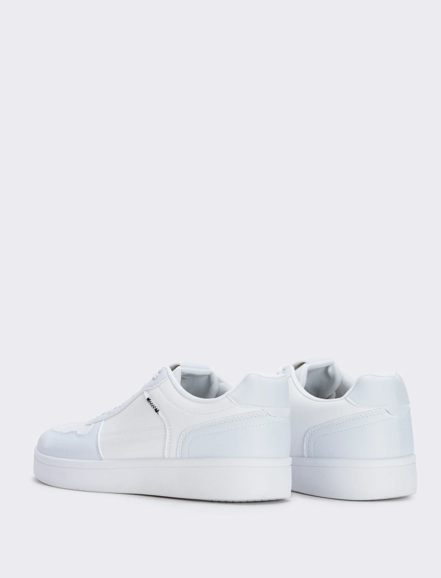 Sneakers minimal bianche da uomo in poliuretano - Bianco - Image 3