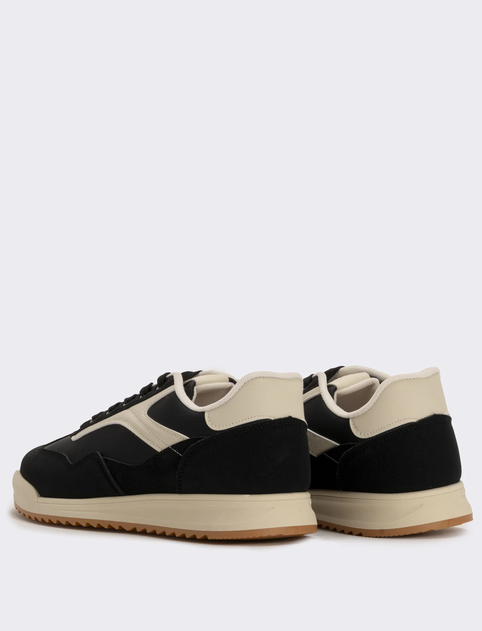 Sneakers nere in poliuretano con dettagli bianchi - Nero - Image 3