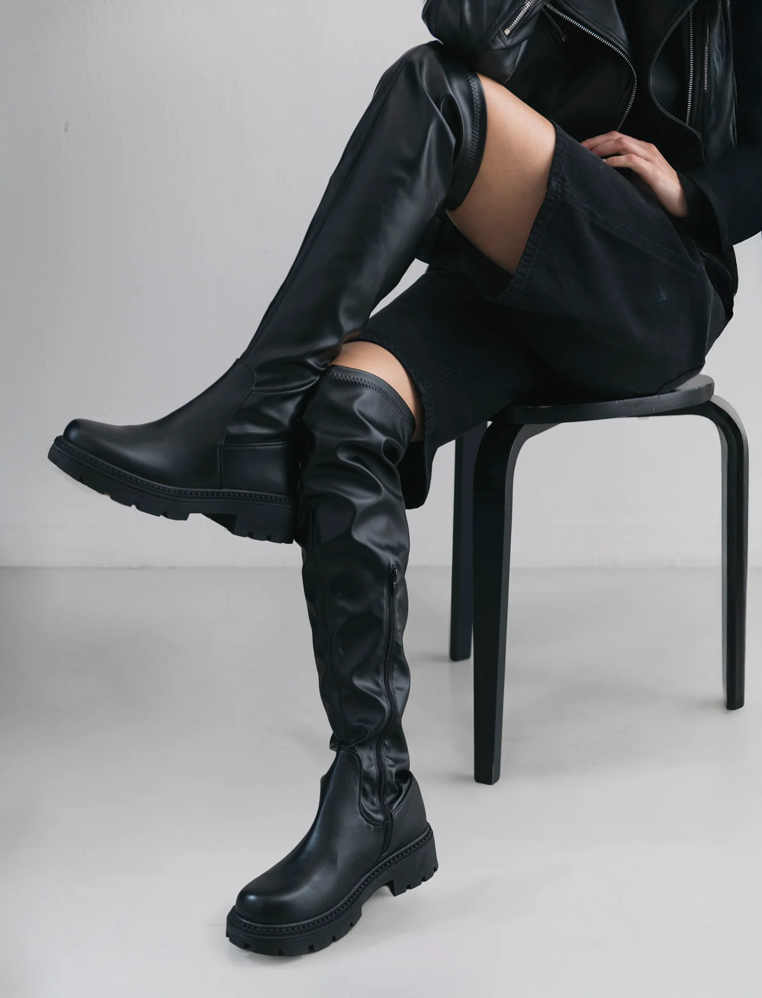 Stivale sopra il ginocchio in poliuretano donna - Nero - Image 4