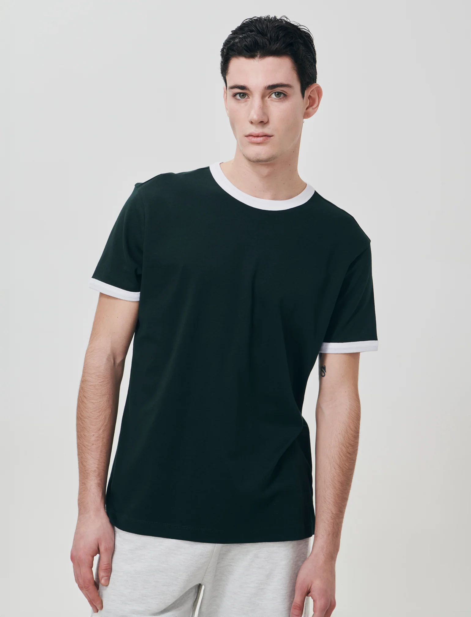 T-shirt a coste con contrasti eleganti - Verde scuro - Image 3