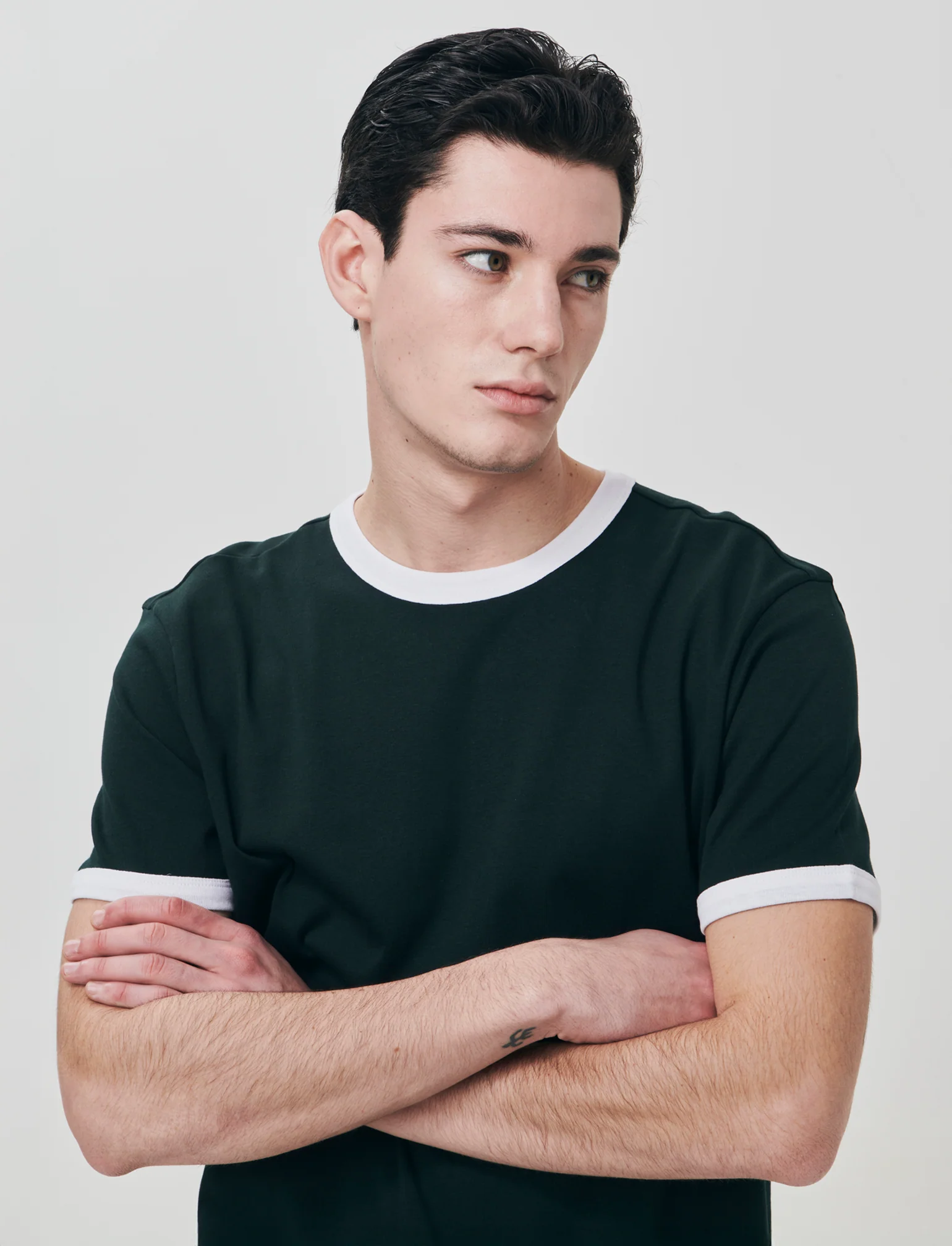T-shirt a coste con contrasti eleganti - Verde scuro - Image 4