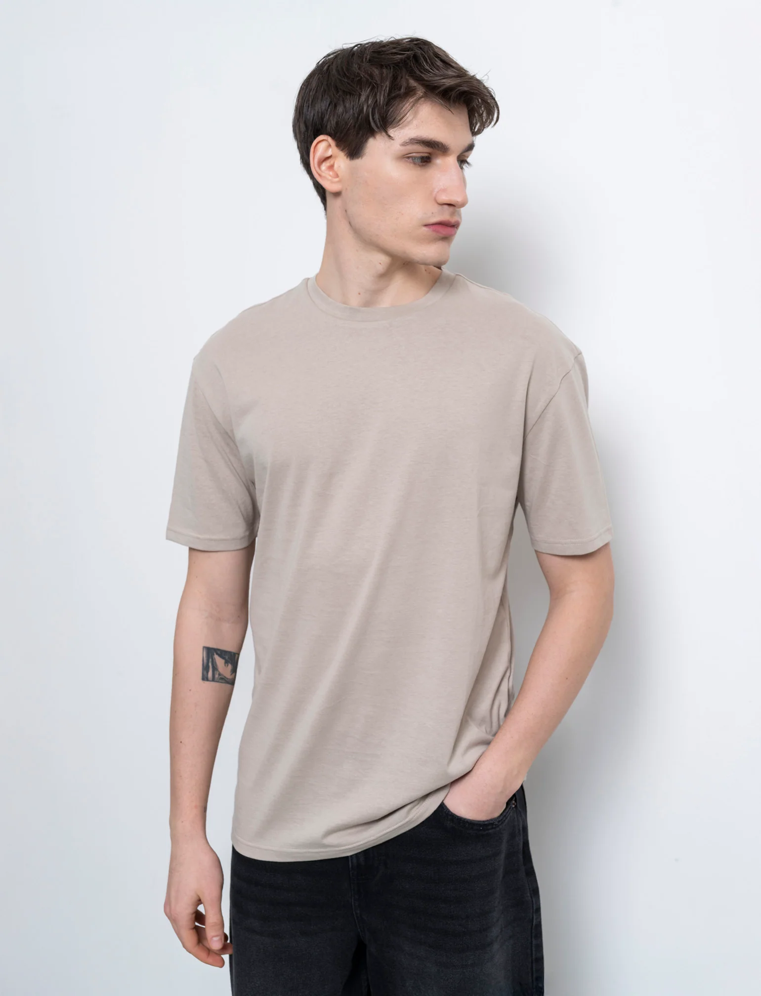 T-shirt basic in cotone boxy fit da uomo - Beige - Image 3