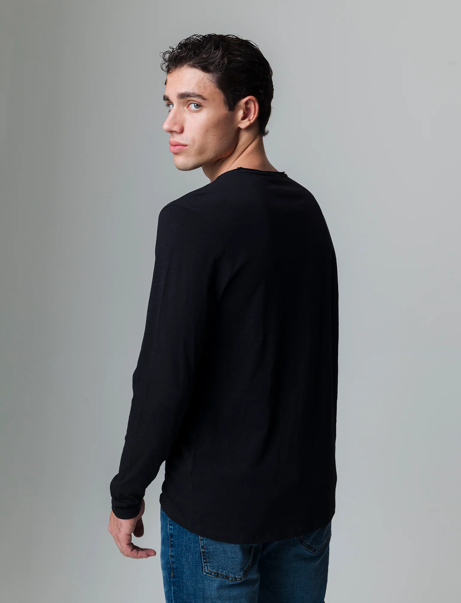 T-shirt basic in cotone slub da uomo - Nero - Image 2