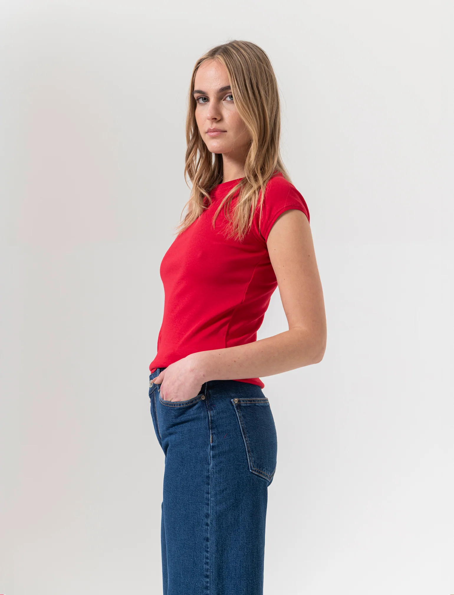 T-shirt basica da donna - Rosso scarlatto