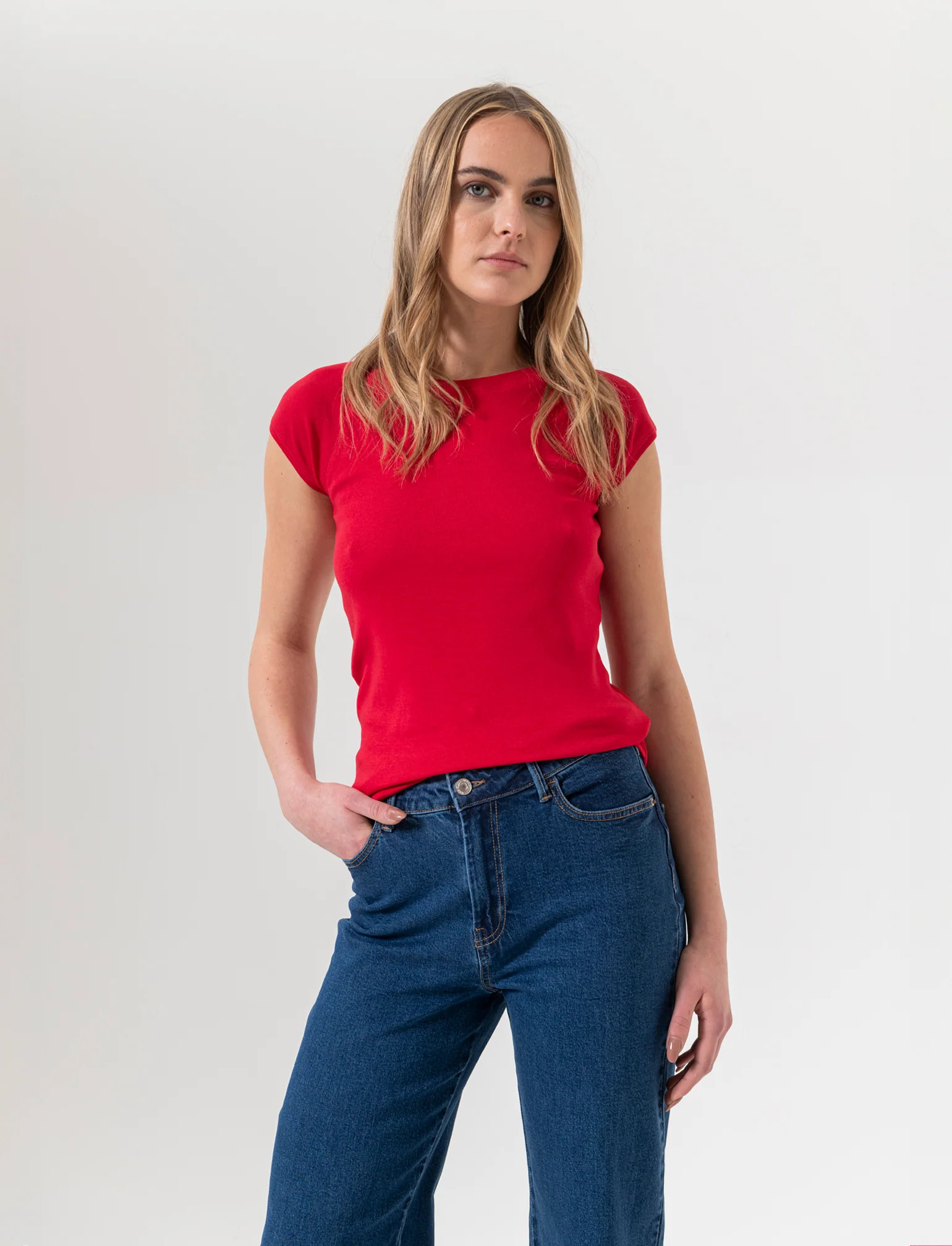 T-shirt basica da donna - Rosso scarlatto - Image 3