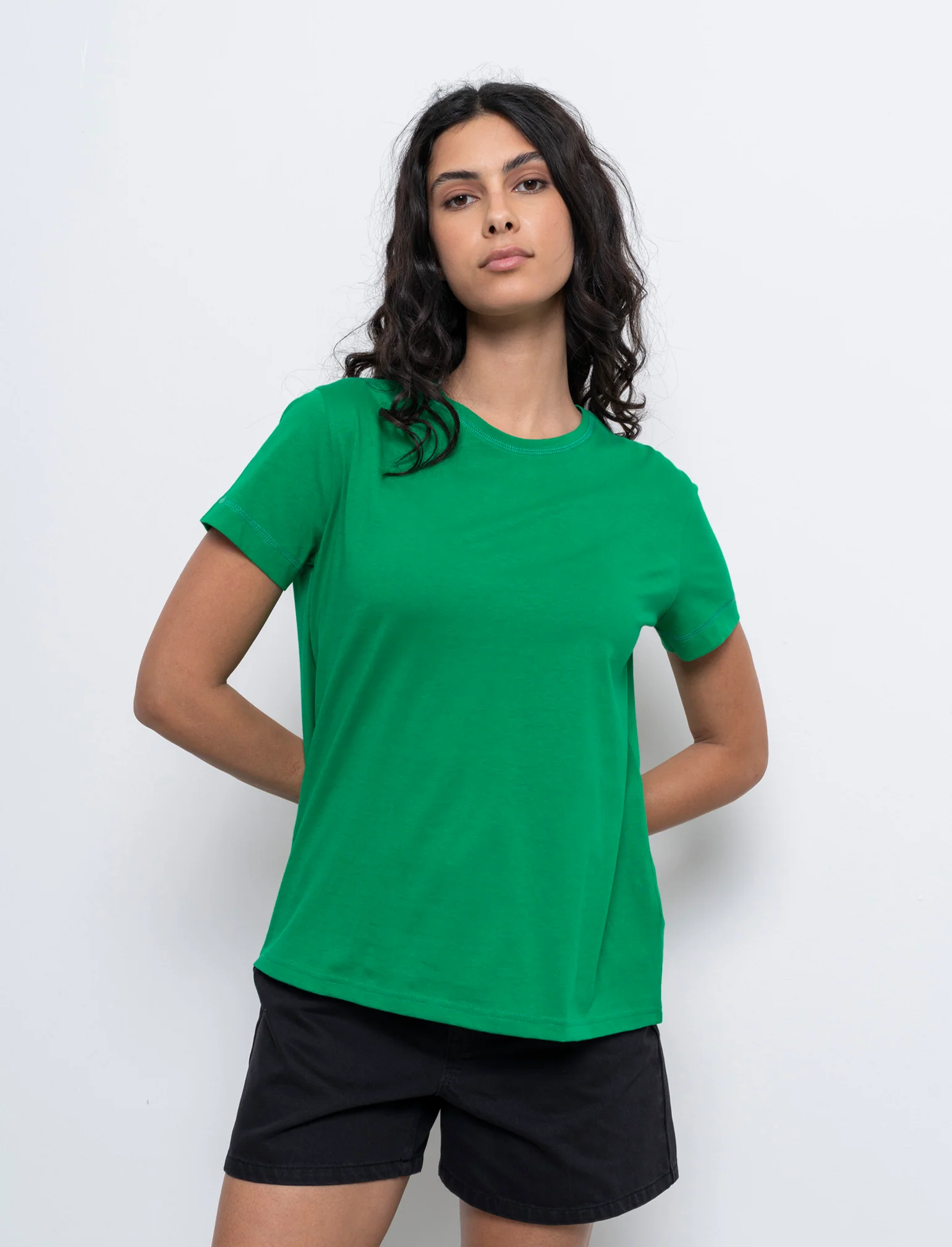 T-shirt basica da donna - Verde prato - Image 3