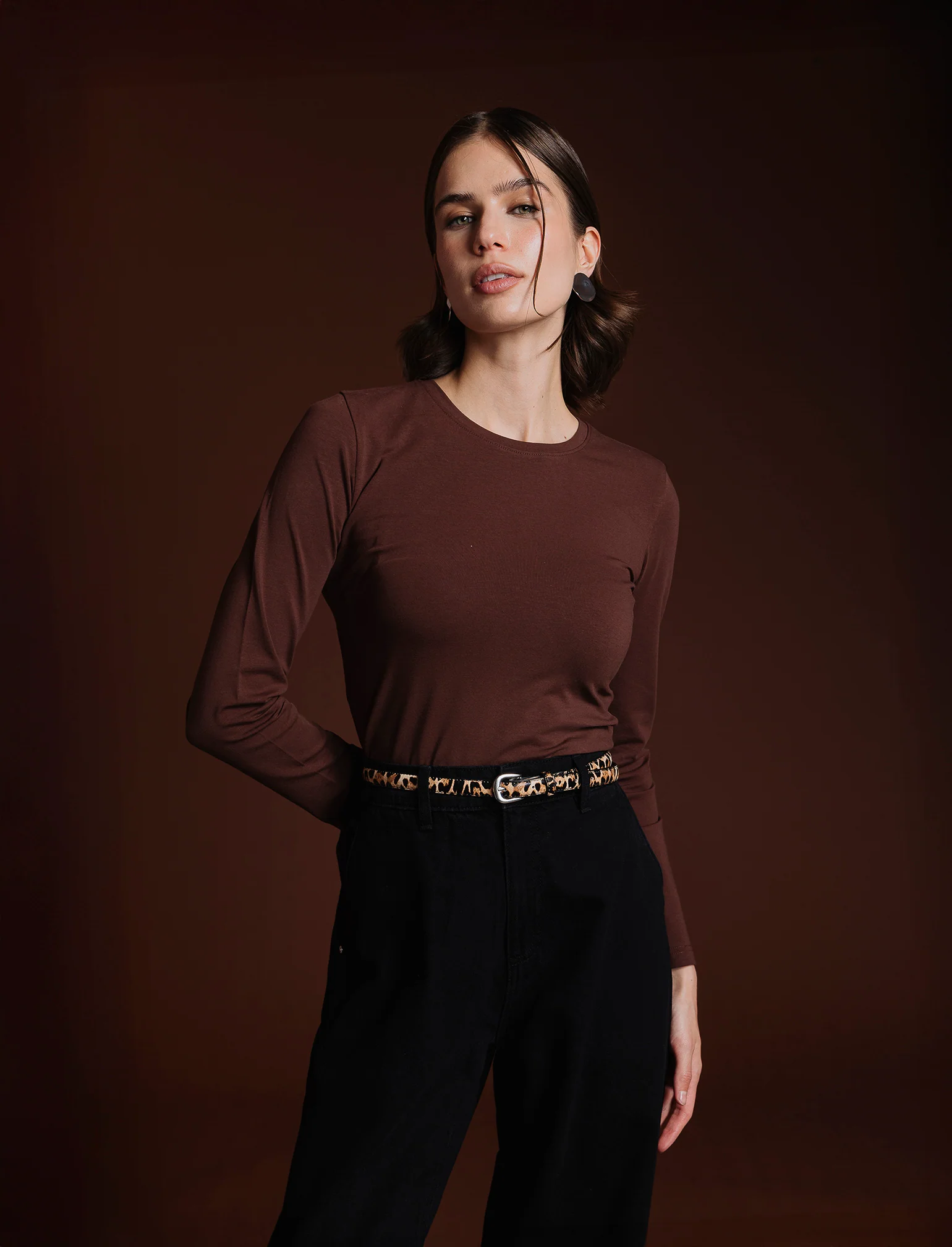 T-SHIRT BASICA - Marrone cioccolato - Image 3