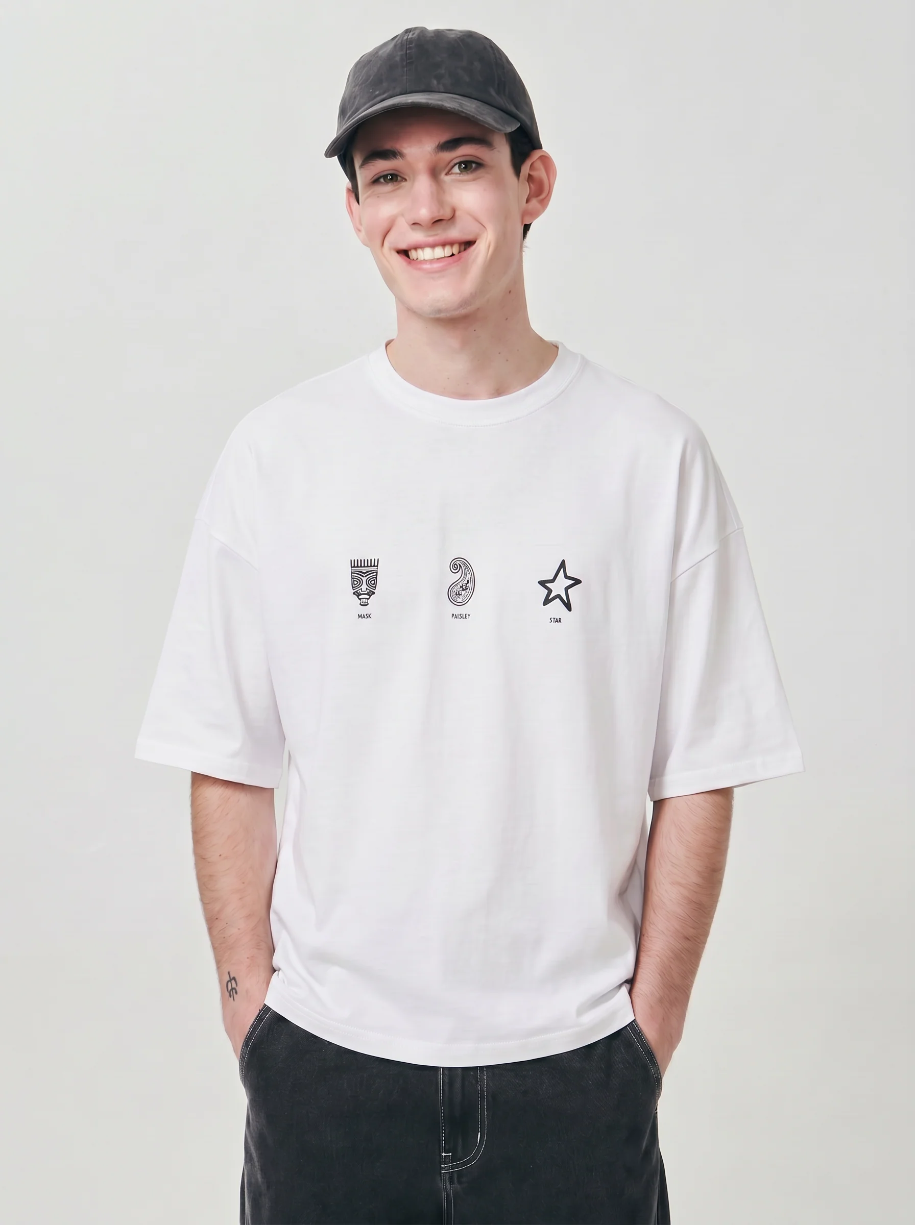T-shirt boxy fit con stampe e ricami - Bianco - Image 4