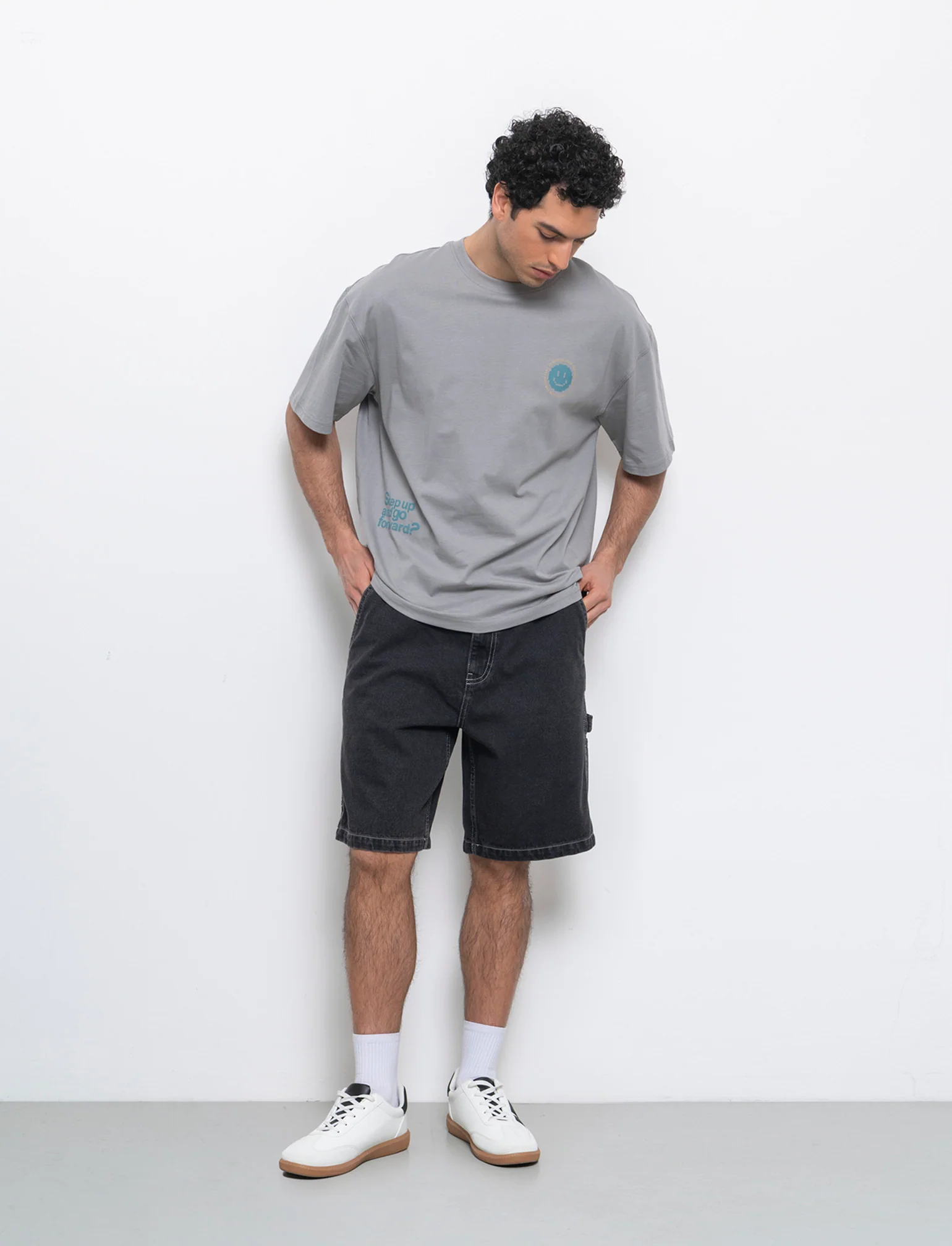 T-shirt boxy fit in cotone con stampe da uomo - Grigio - Image 3