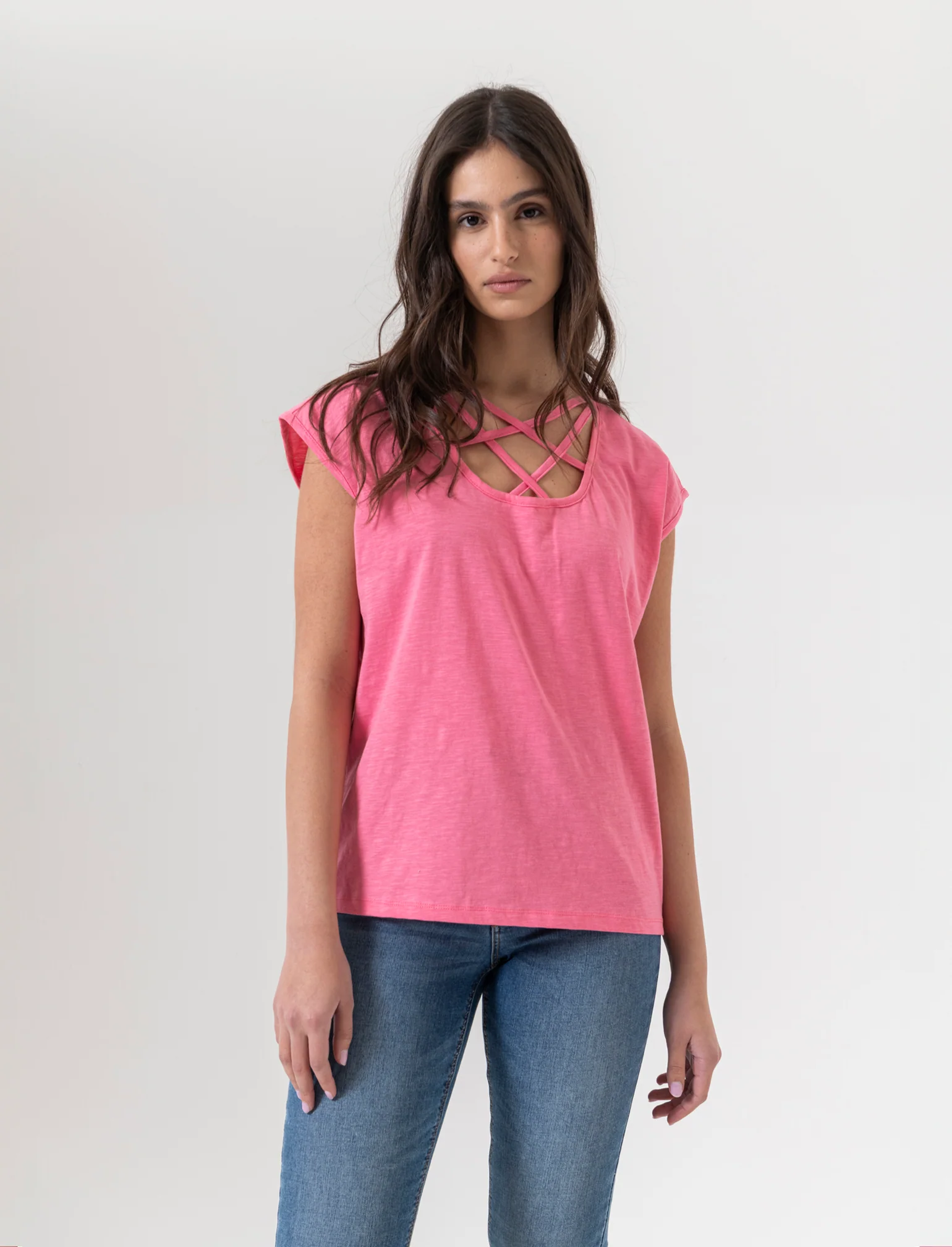 T-shirt con incrocio da donna - Geranio - Image 3