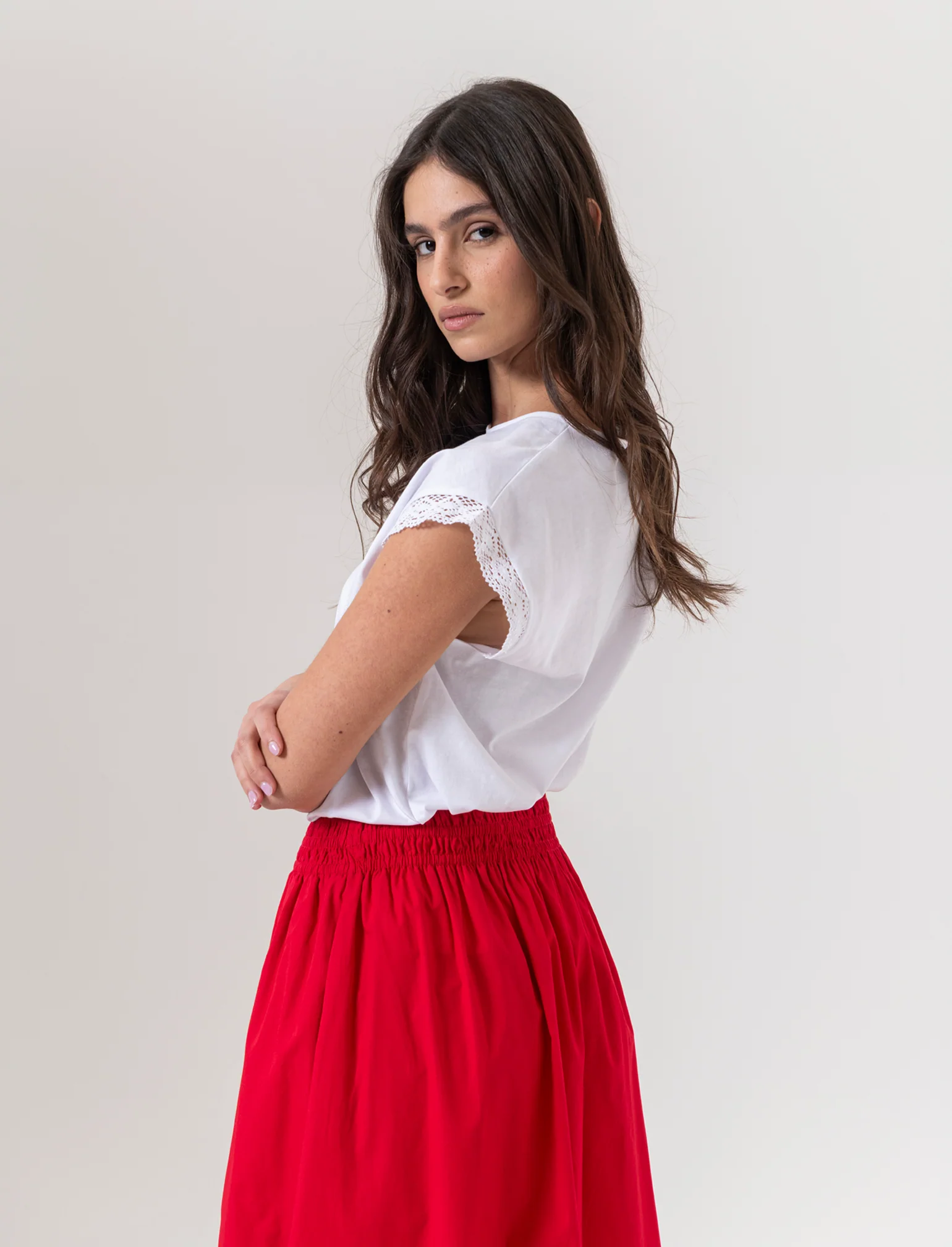 T-shirt con inserto in pizzo da donna - Bianco