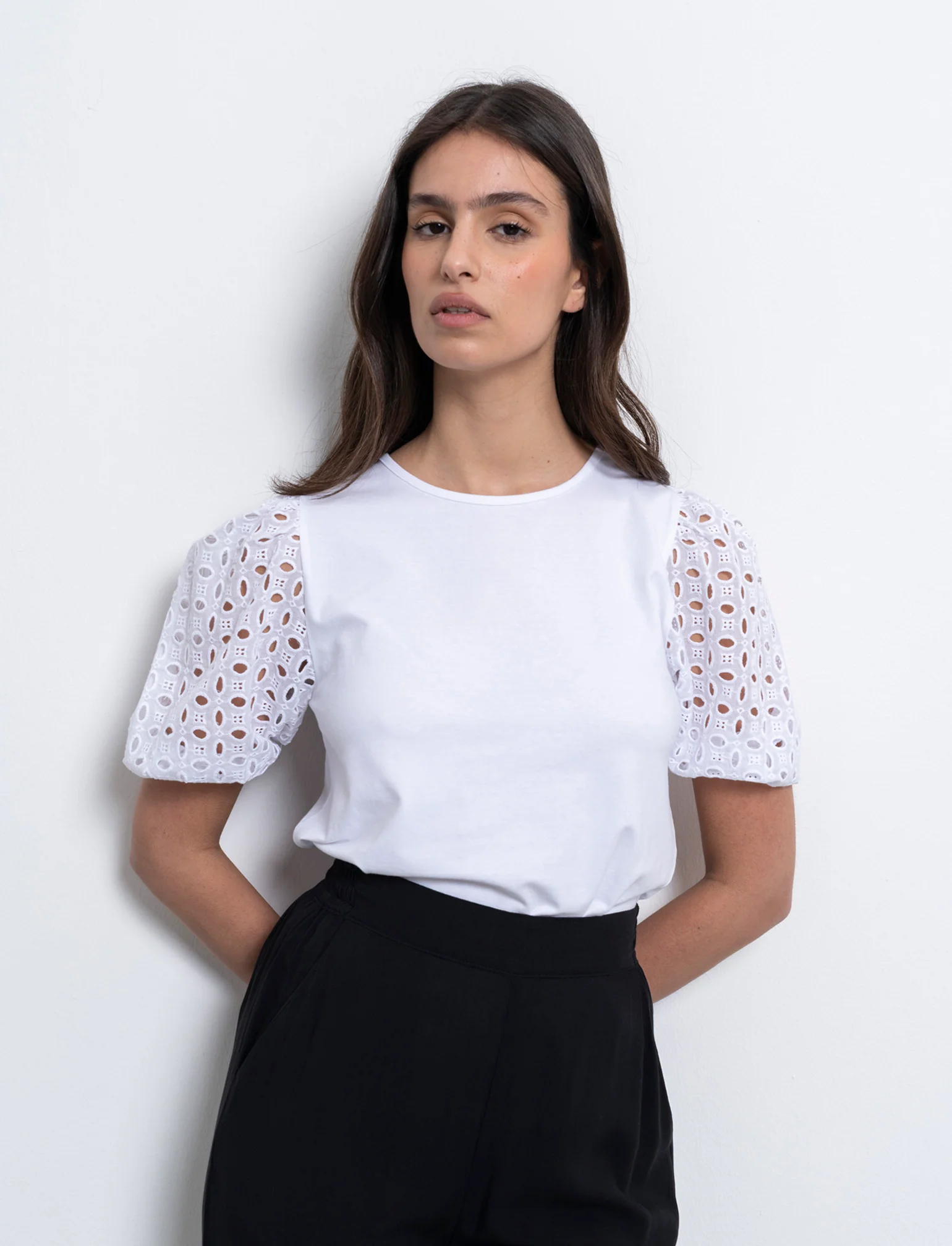 T-shirt con maniche in pizzo da donna - Bianco - Image 2