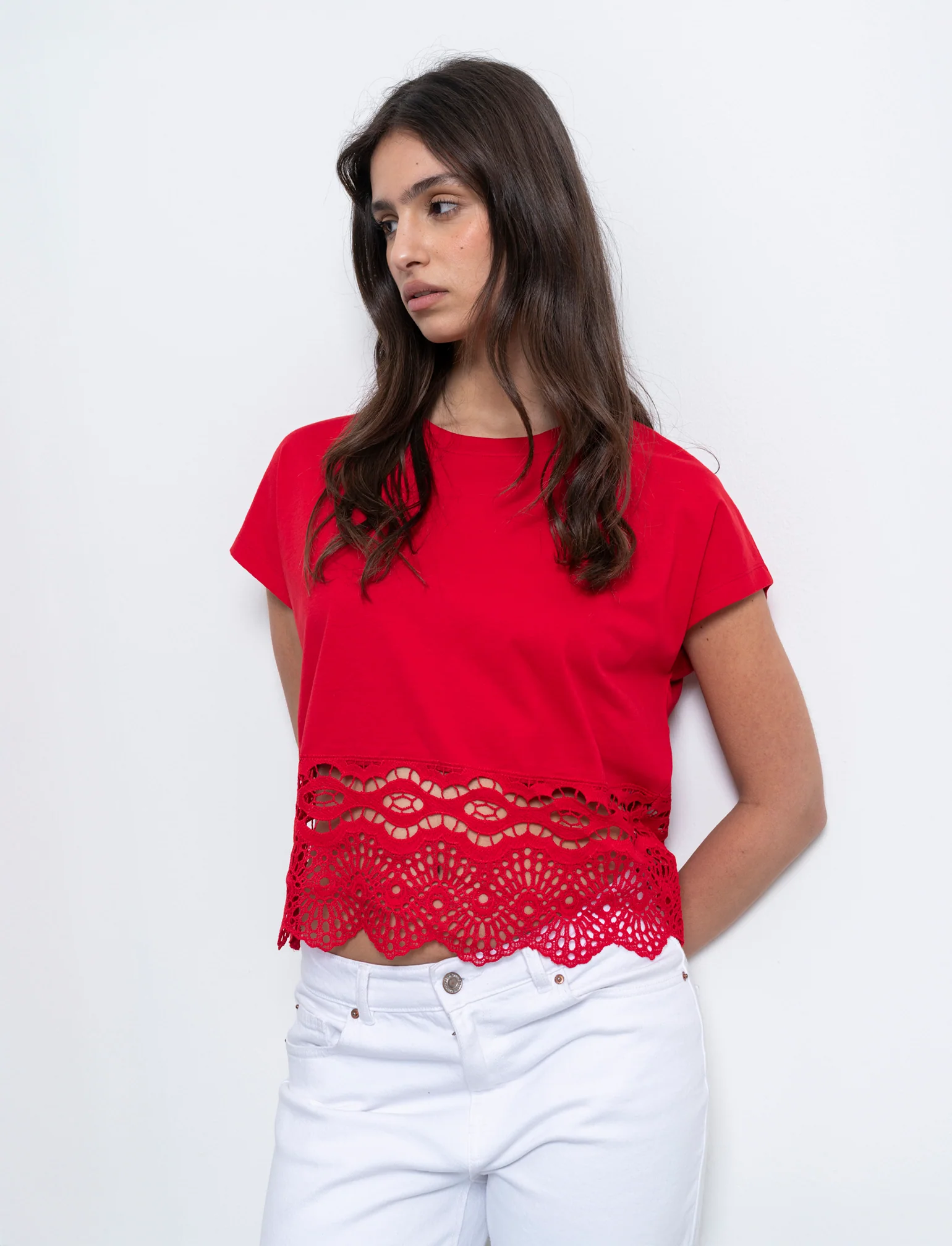 T-shirt con pizzo da donna - Rosso scarlatto