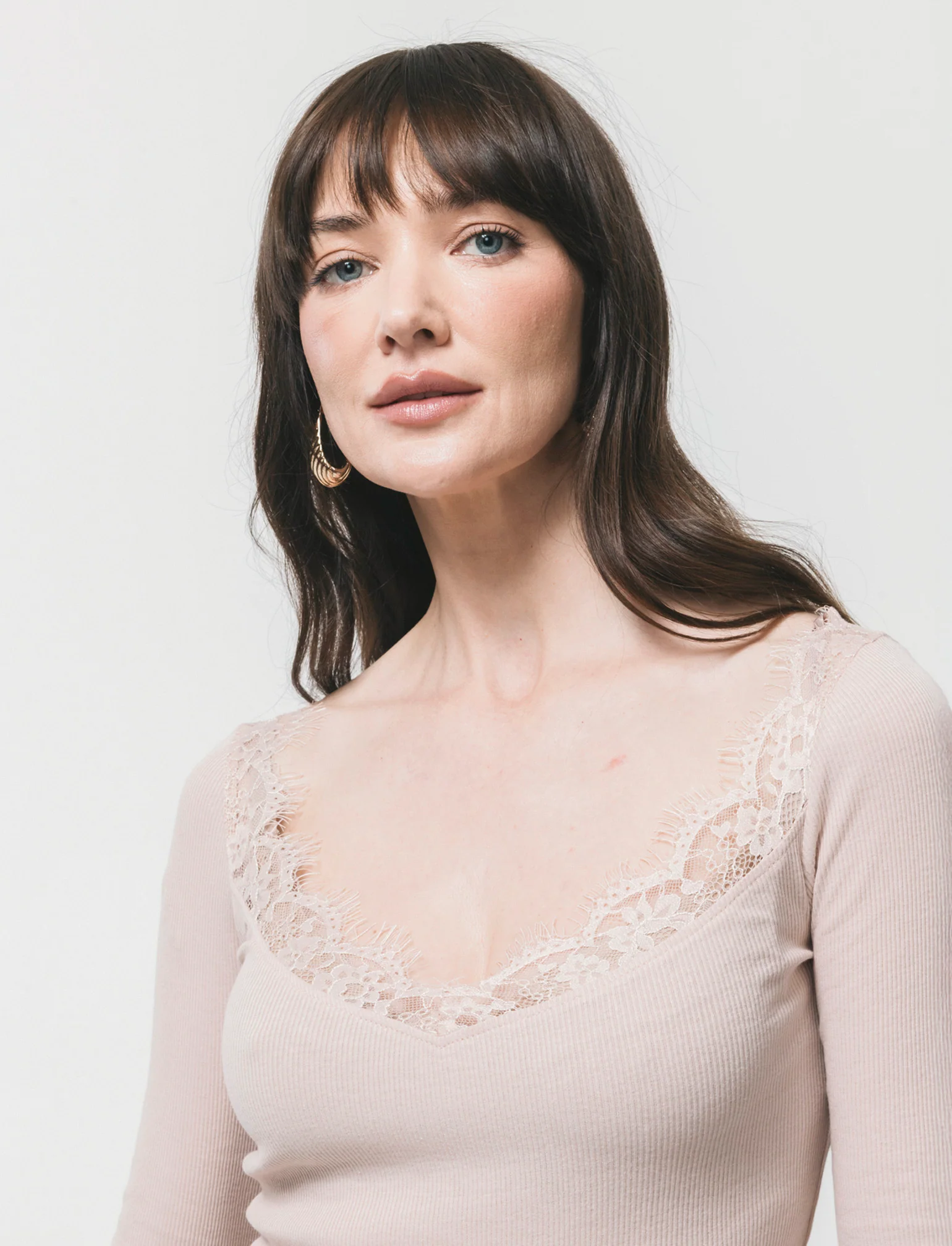 T-shirt con pizzo e scollo a V lungo - Rosa chiaro - Image 4