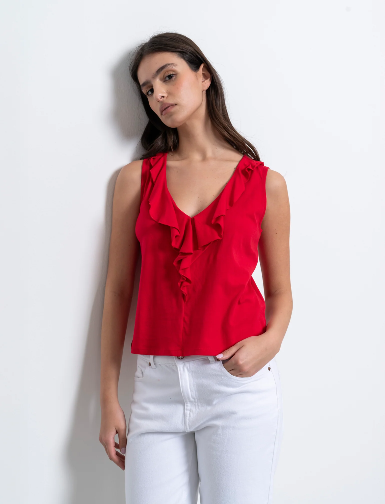 T-shirt con rouches da donna - Rosso scarlatto - Image 3