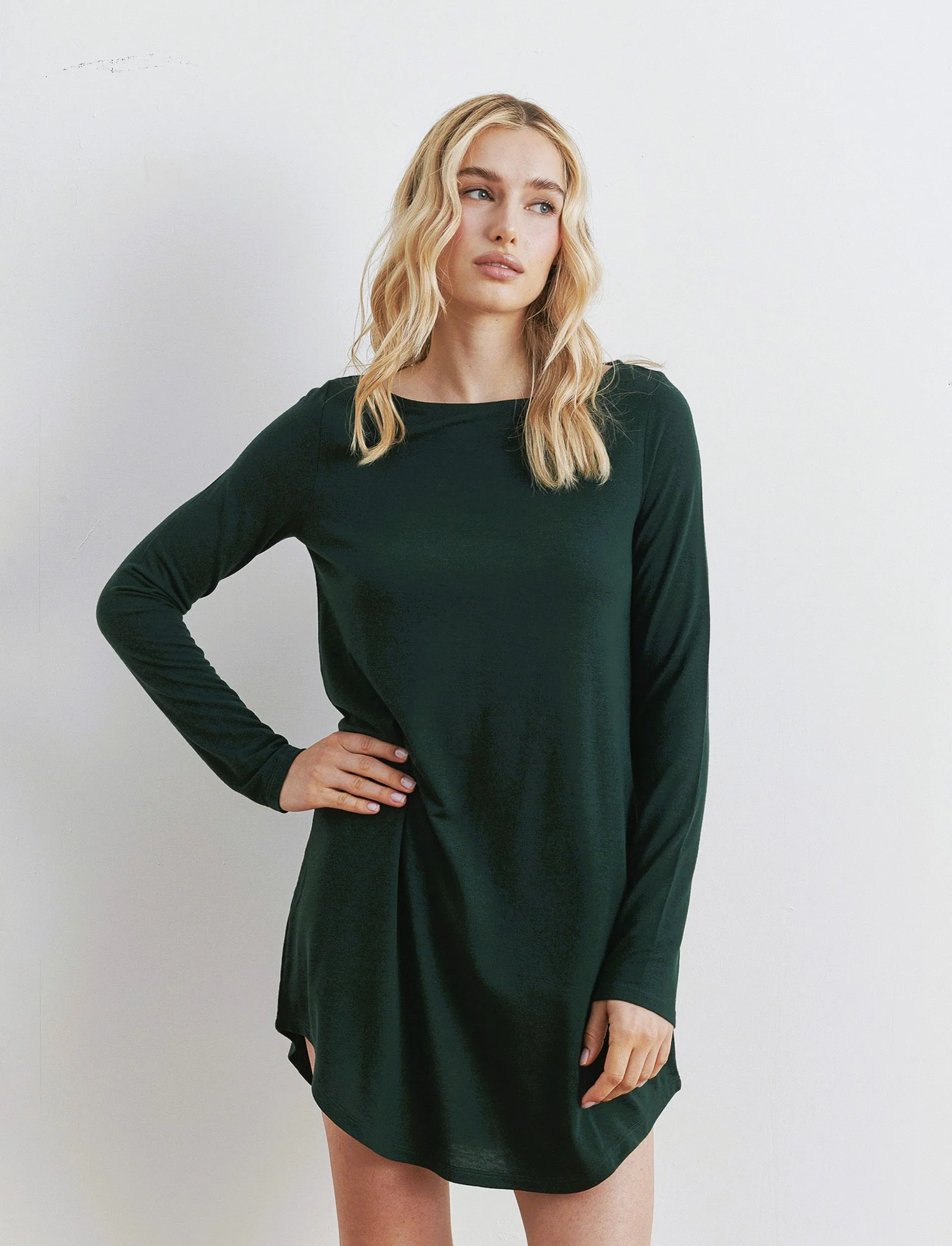 T-SHIRT CON SCOLLO A BARCA - Verde scuro - Image 3