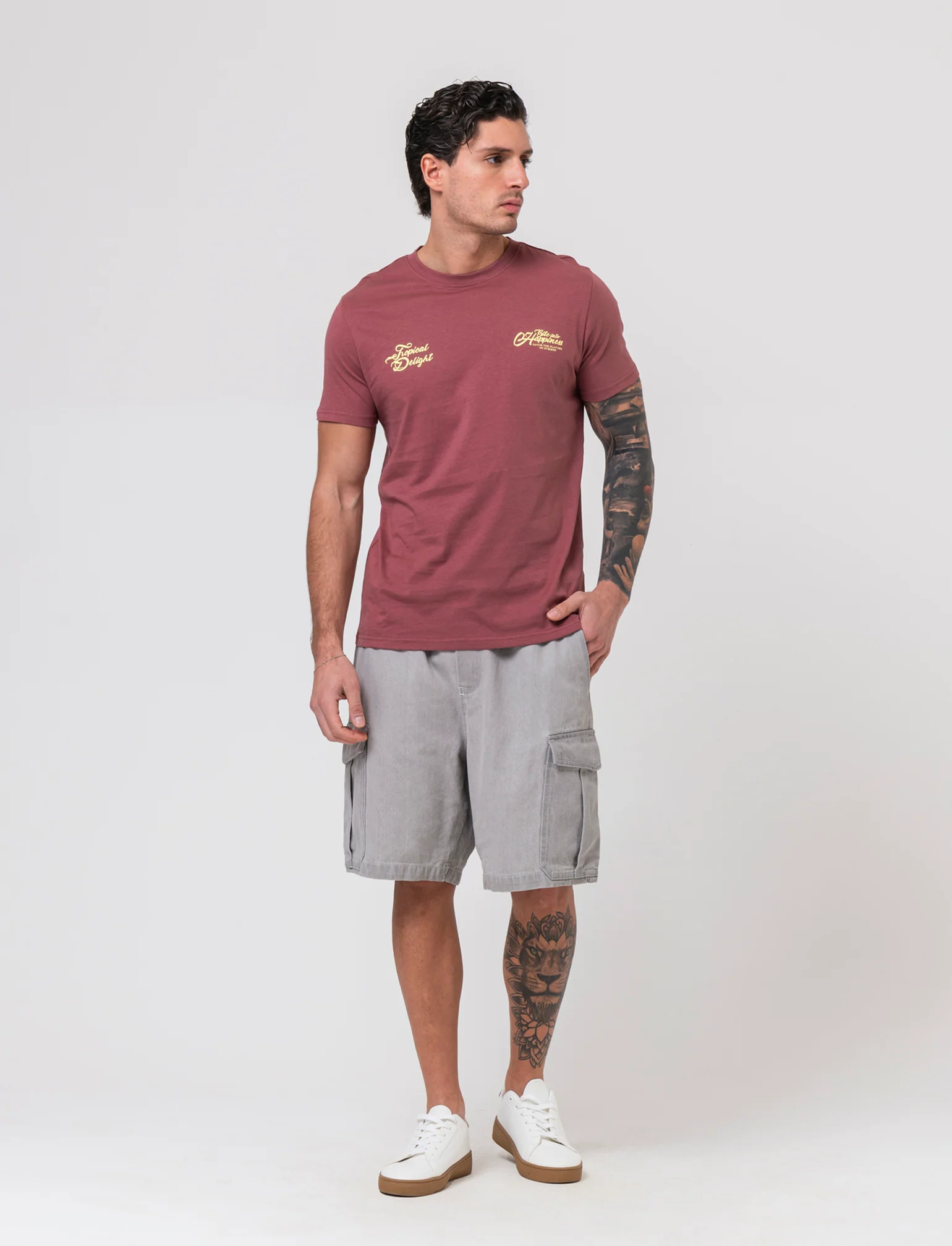 T-shirt con stampa avanti ed indietro da uomo - Bordeaux - Image 3