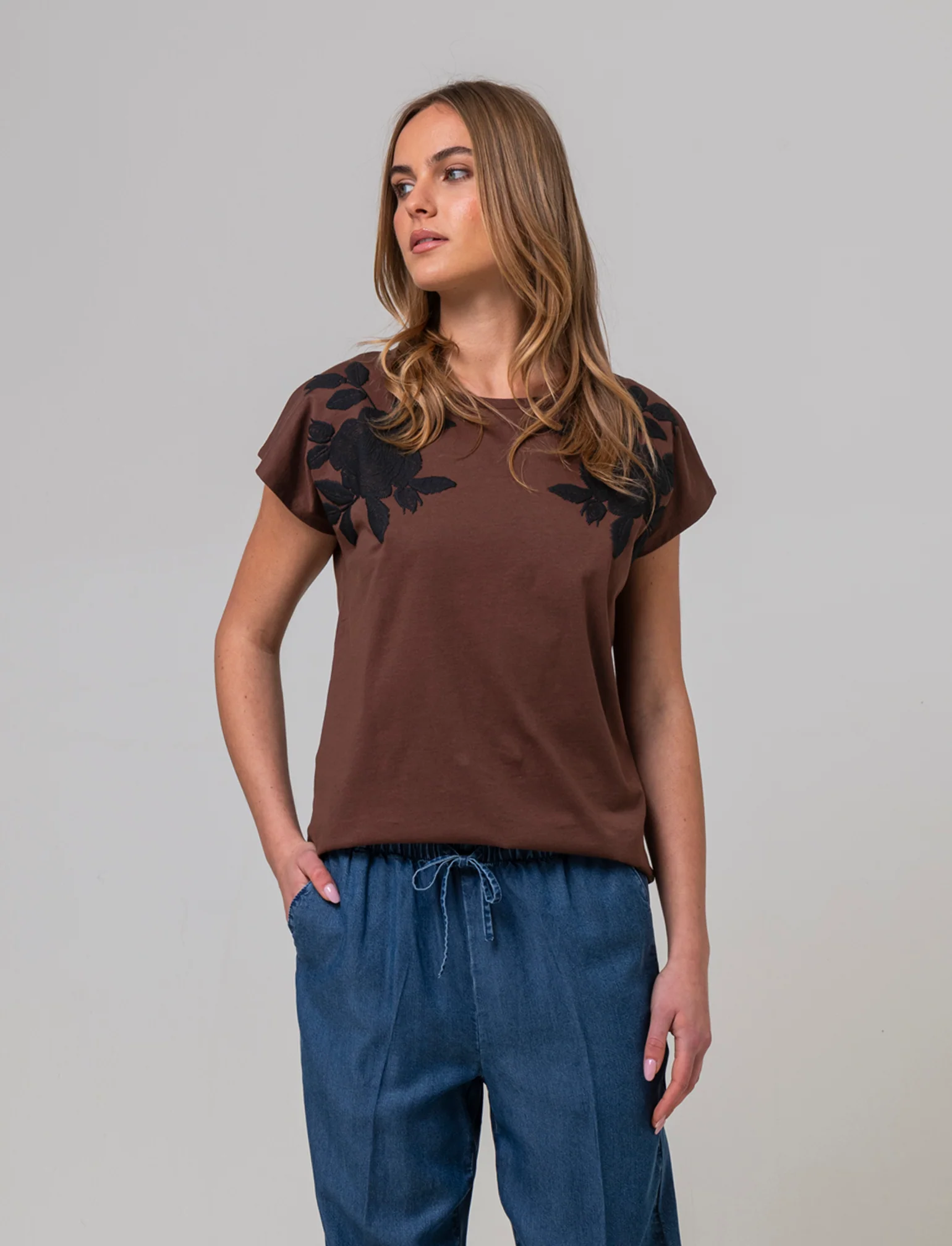 T-shirt con stampa da donna - Caffe' - Image 3