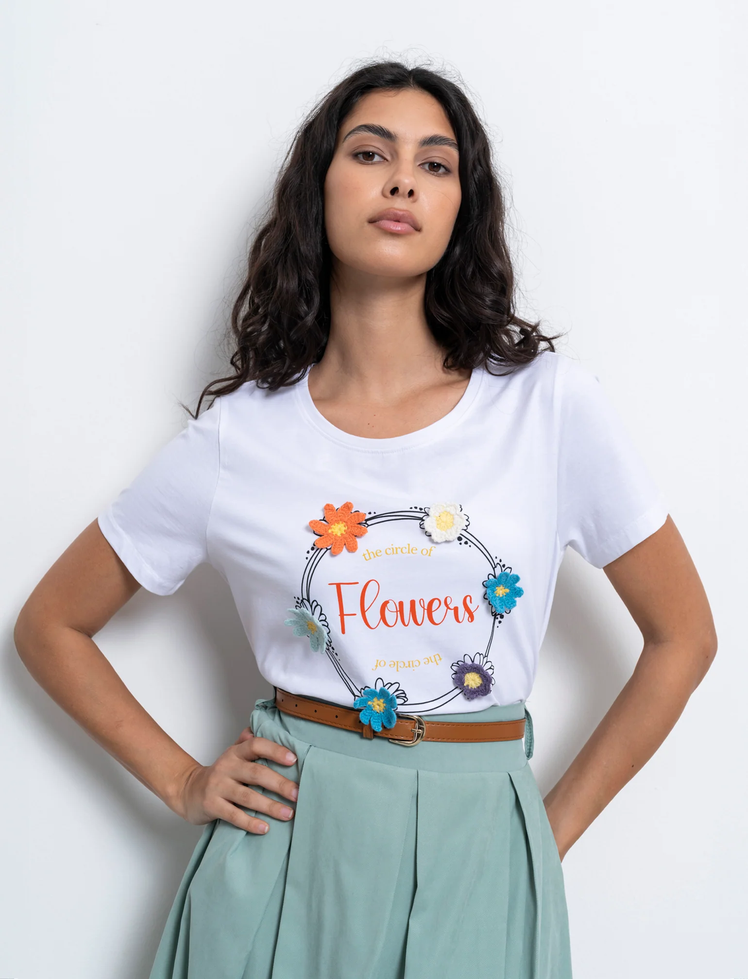 T-shirt con stampa e applicazioni da donna - var 1 - Image 3